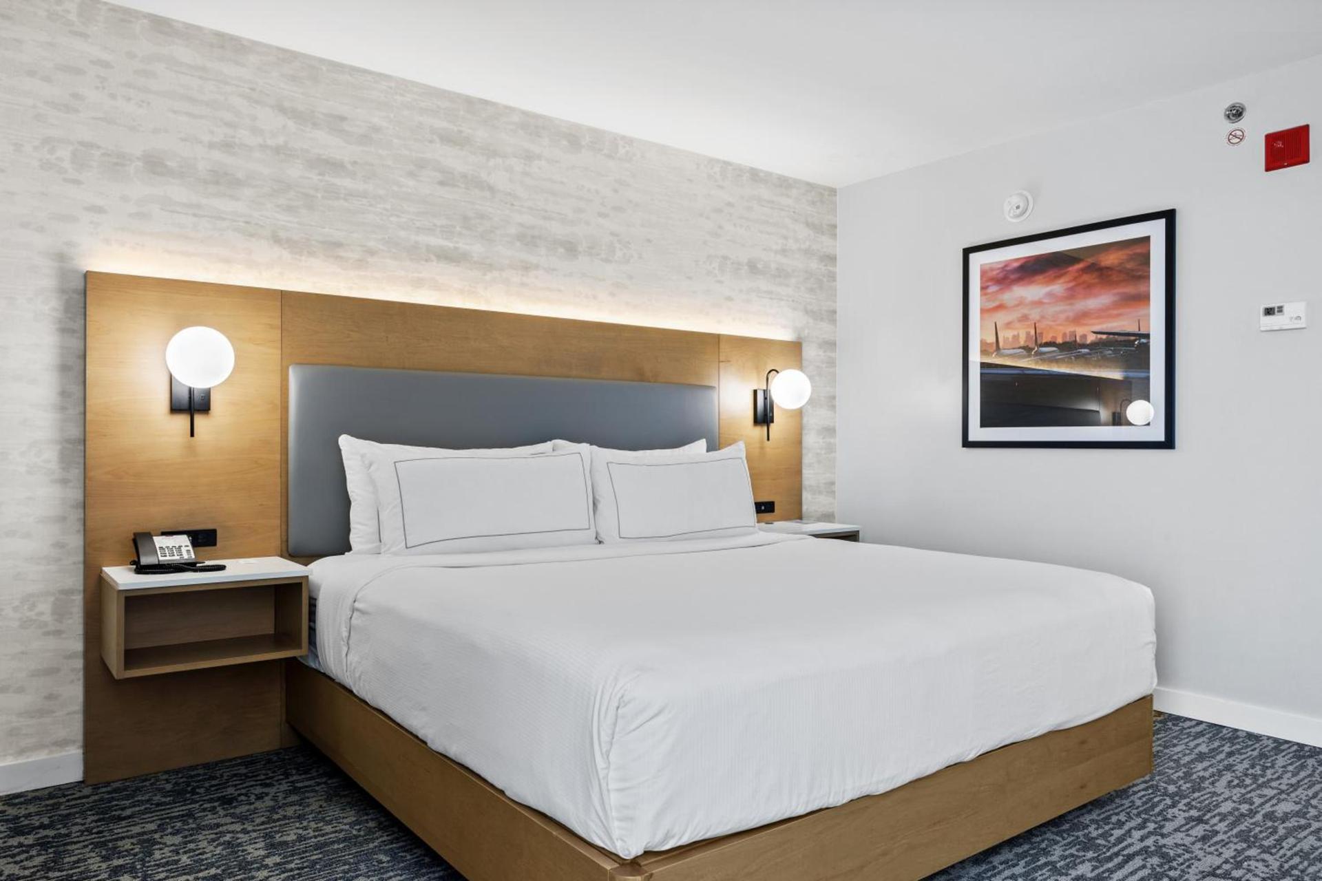 DoubleTree by Hilton New York JFK Airport photo 9