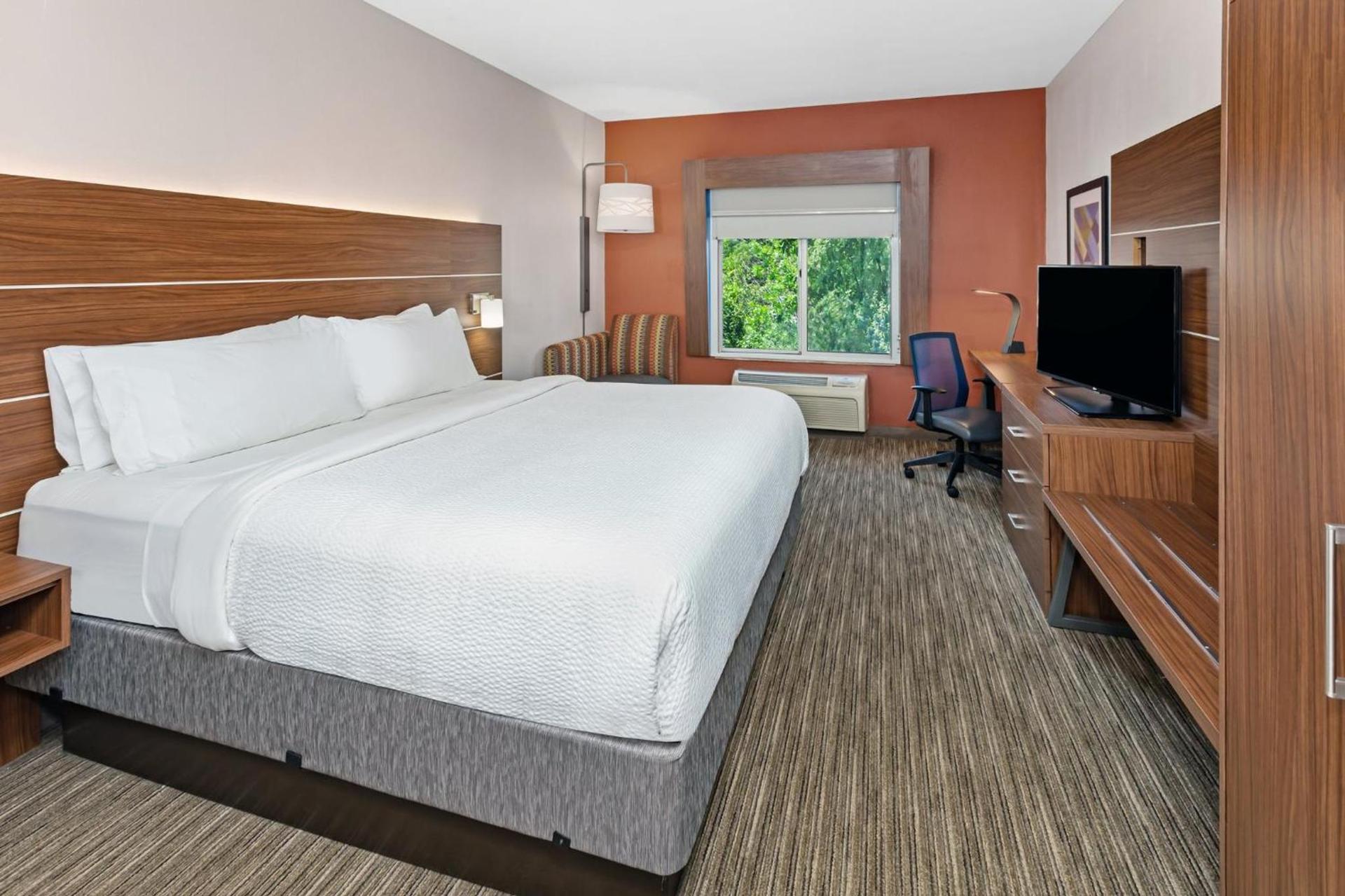 Holiday Inn Express Hotel & Suites Chicago South Lansing by IHG photo 54