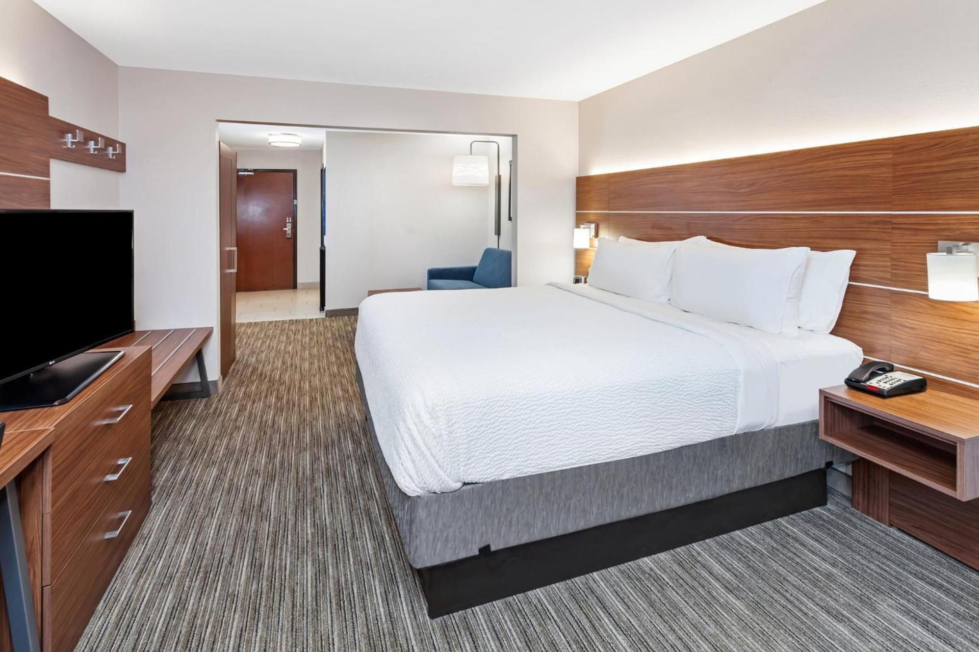 Holiday Inn Express Hotel & Suites Chicago South Lansing by IHG photo 55