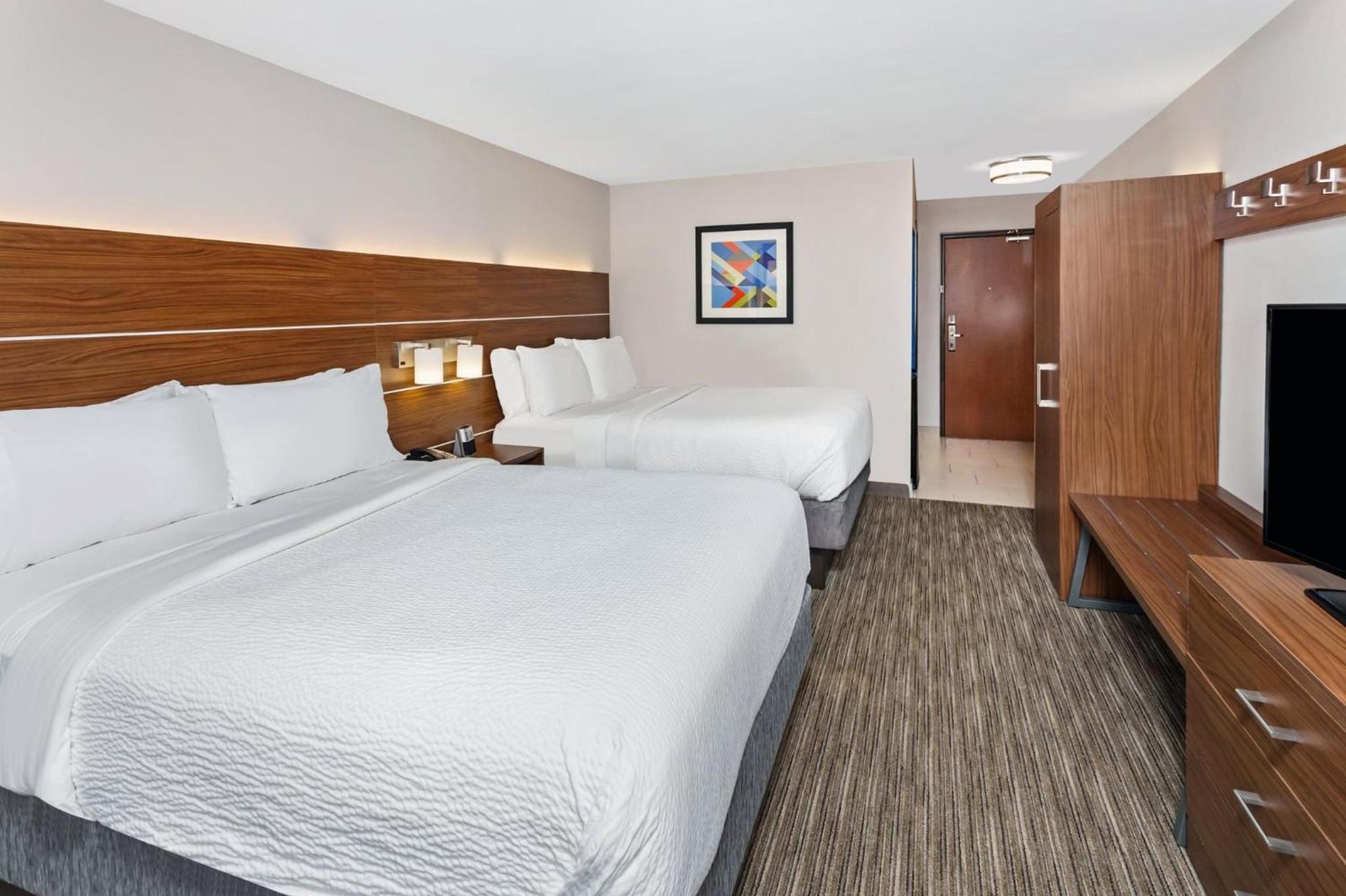 Holiday Inn Express Hotel & Suites Chicago South Lansing by IHG photo 57