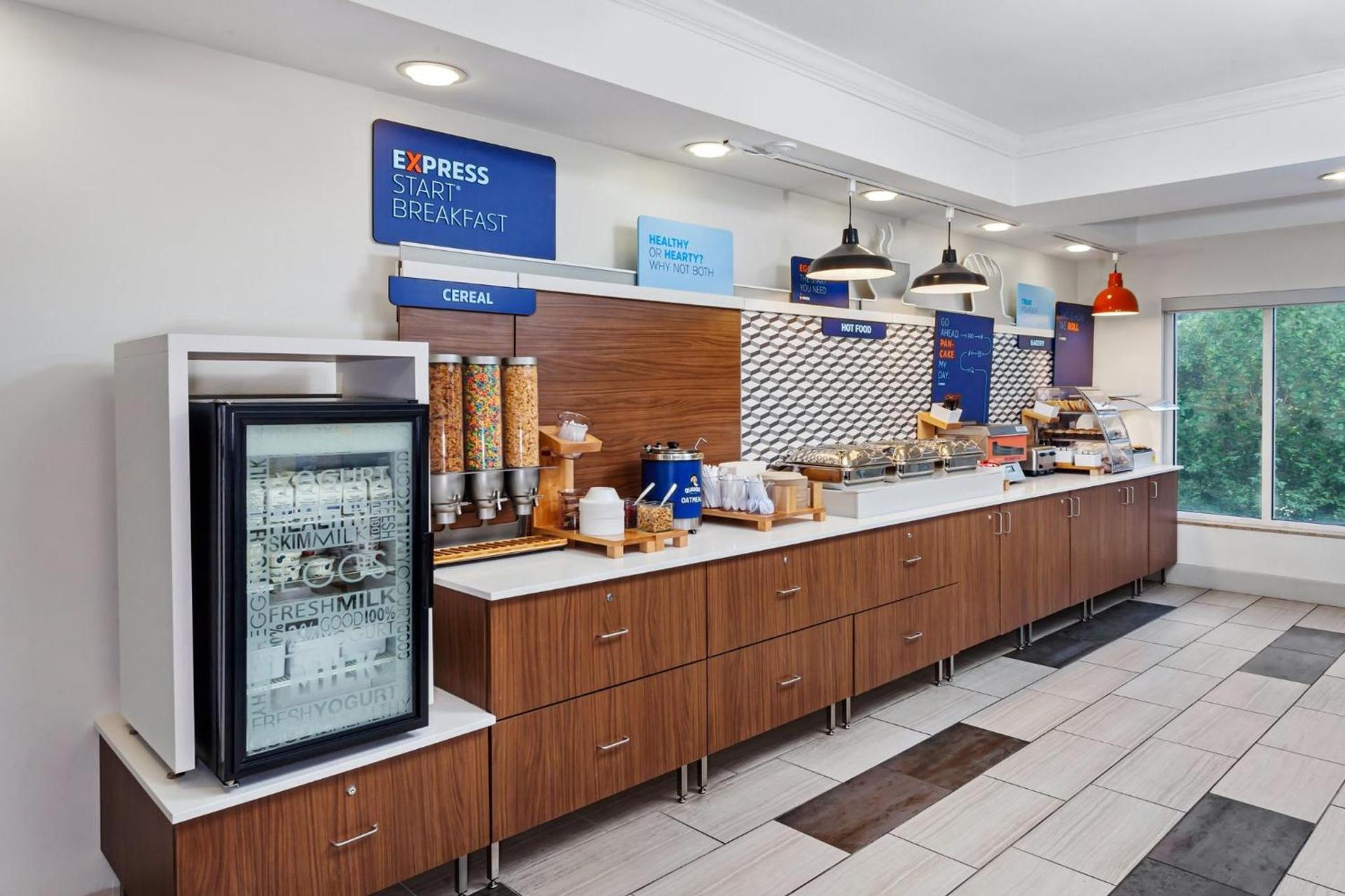 Holiday Inn Express Hotel & Suites Chicago South Lansing by IHG photo 66