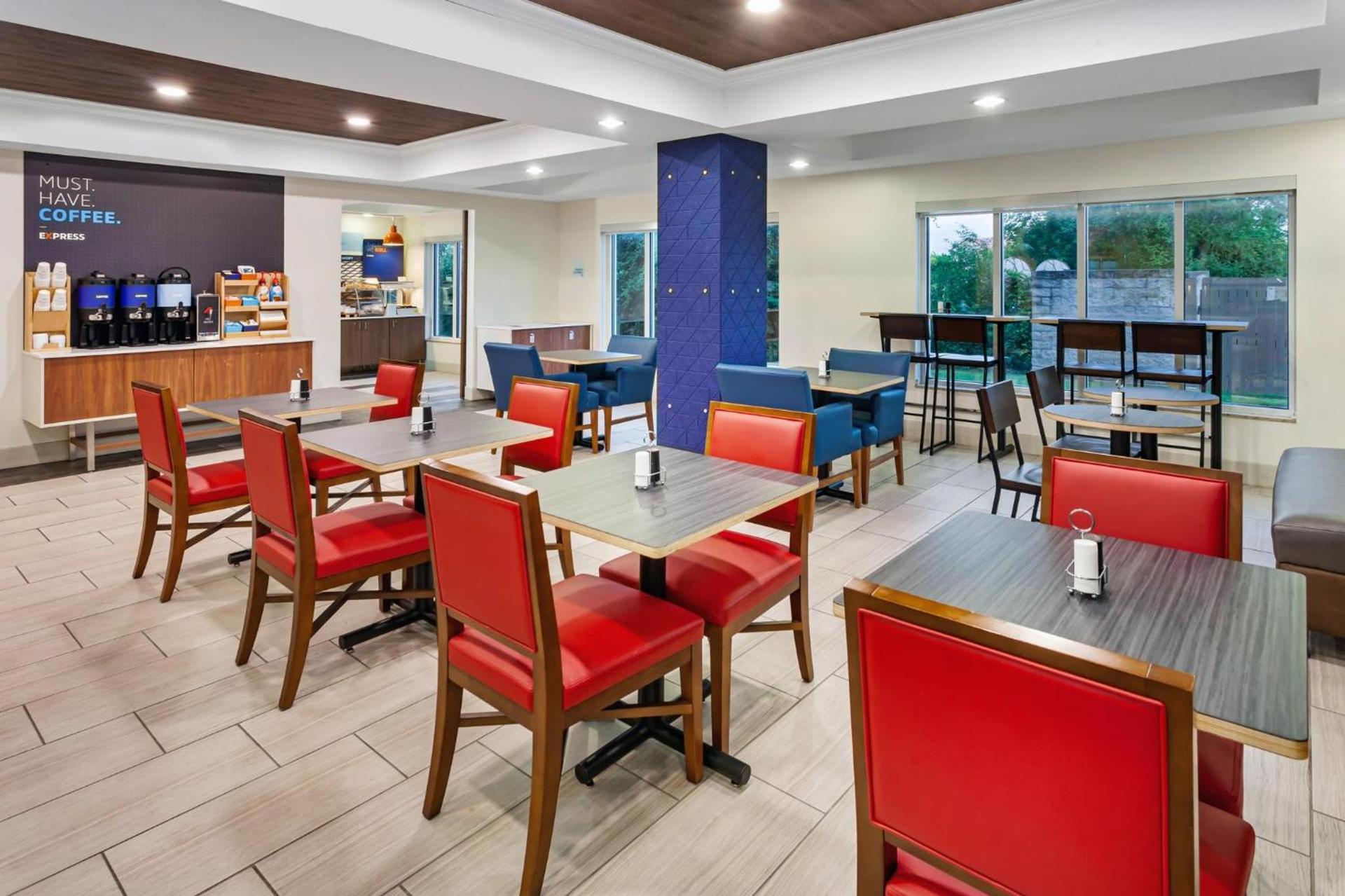 Holiday Inn Express Hotel & Suites Chicago South Lansing by IHG photo 64