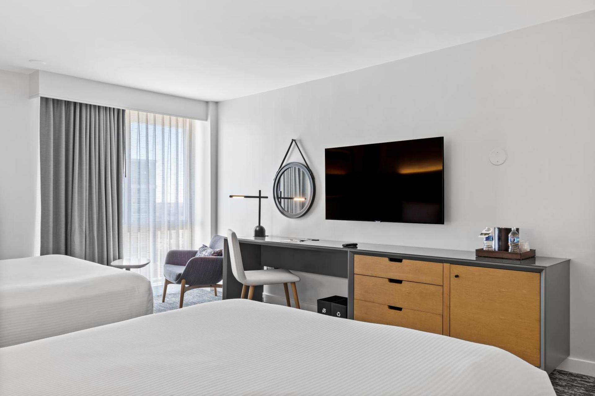DoubleTree by Hilton New York JFK Airport photo 42