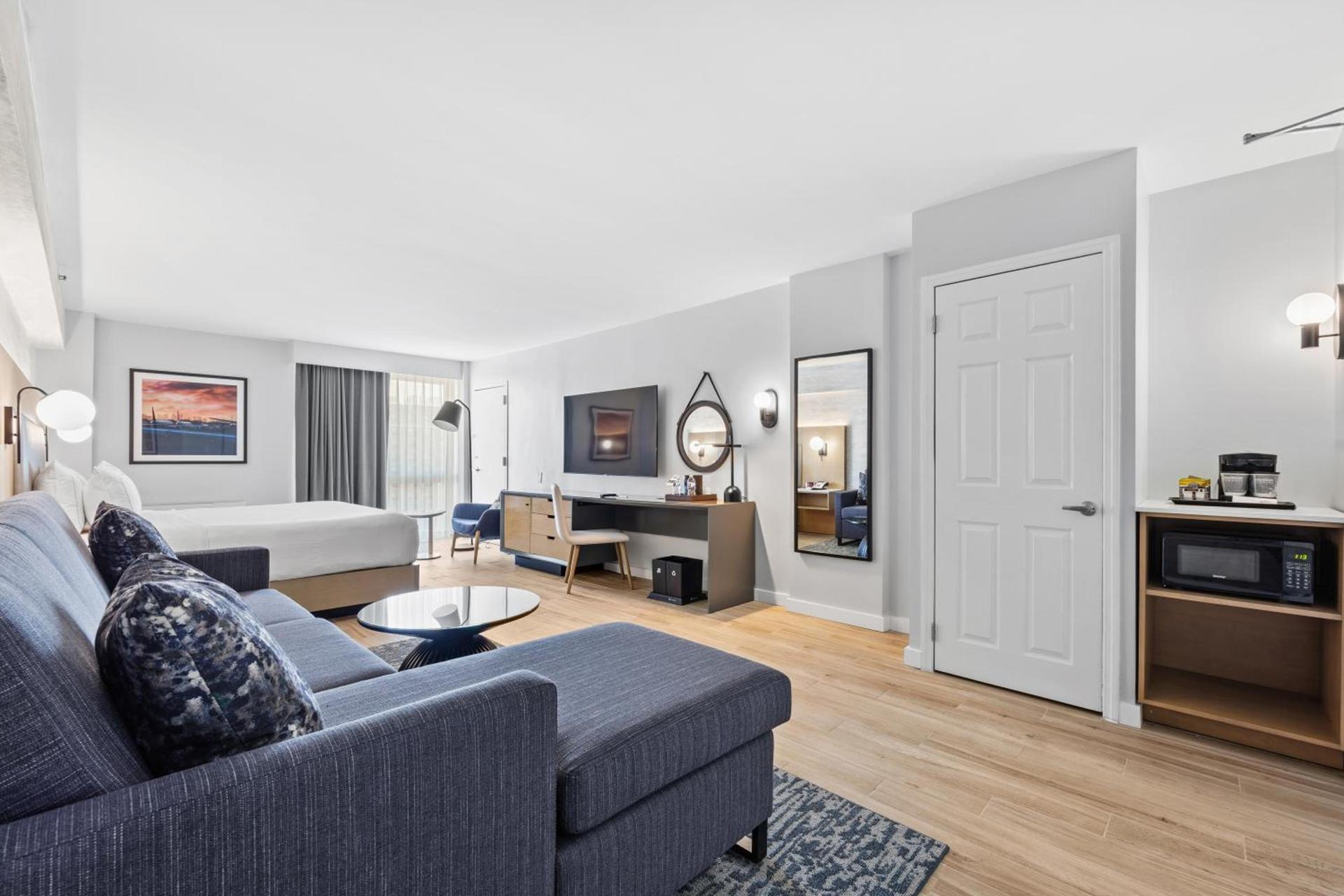 DoubleTree by Hilton New York JFK Airport photo 73