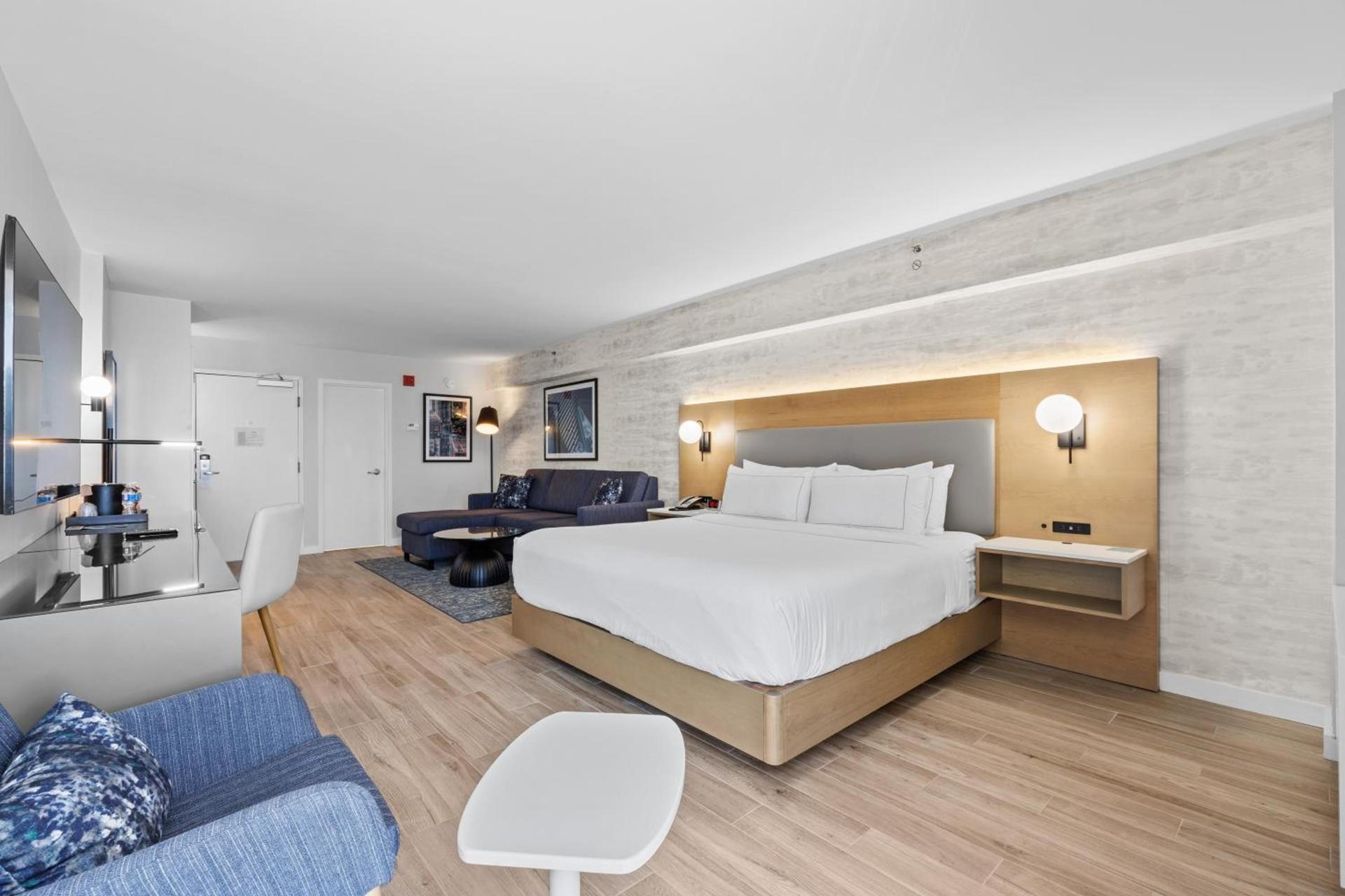 DoubleTree by Hilton New York JFK Airport photo 19