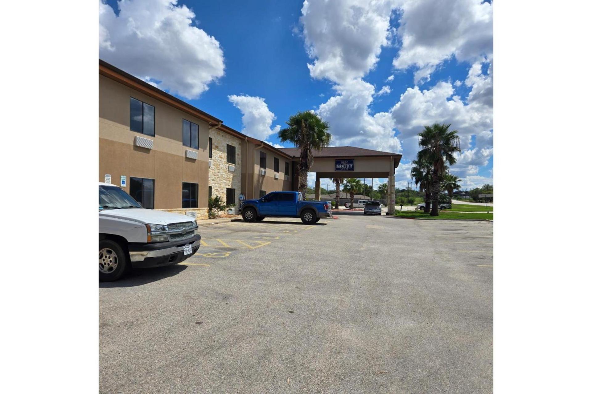 Karnes City Lodge photo 15