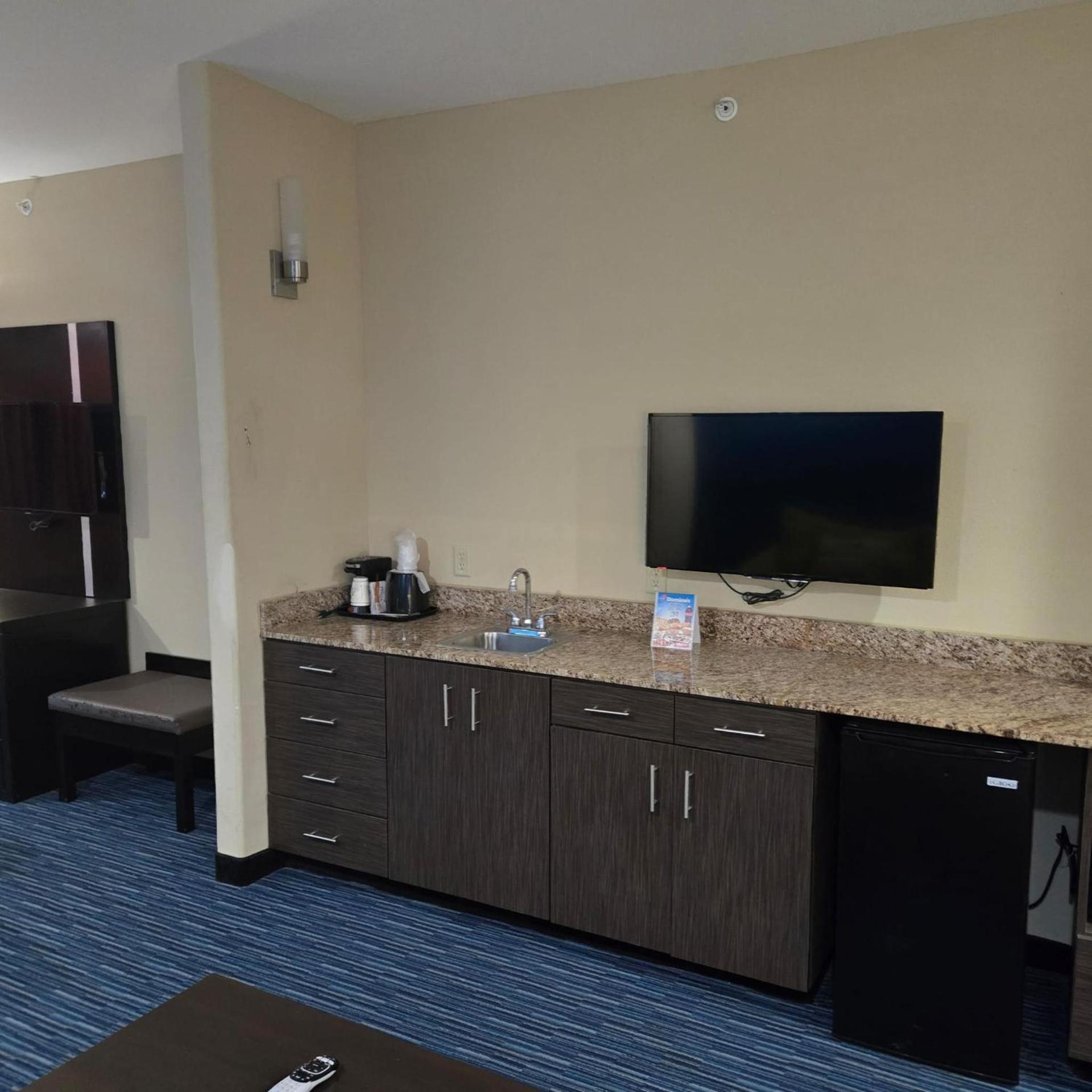 Karnes City Lodge photo 18