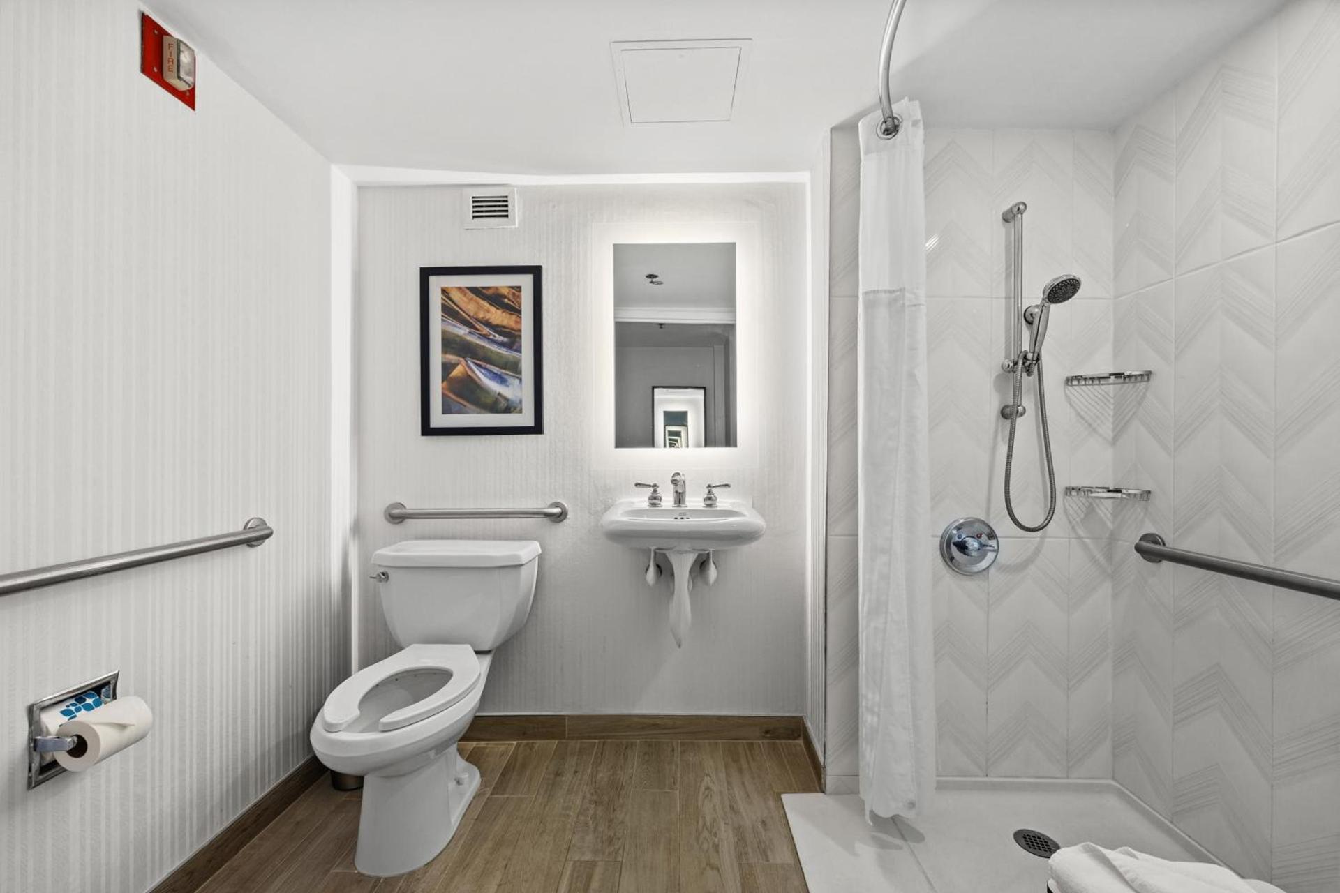 DoubleTree by Hilton New York JFK Airport photo 4