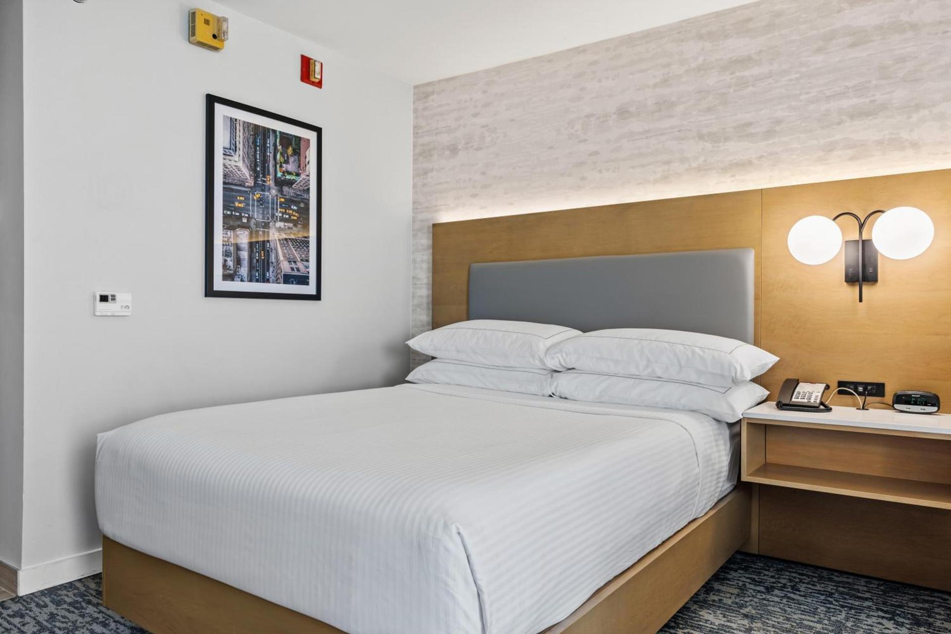 DoubleTree by Hilton New York JFK Airport photo 6