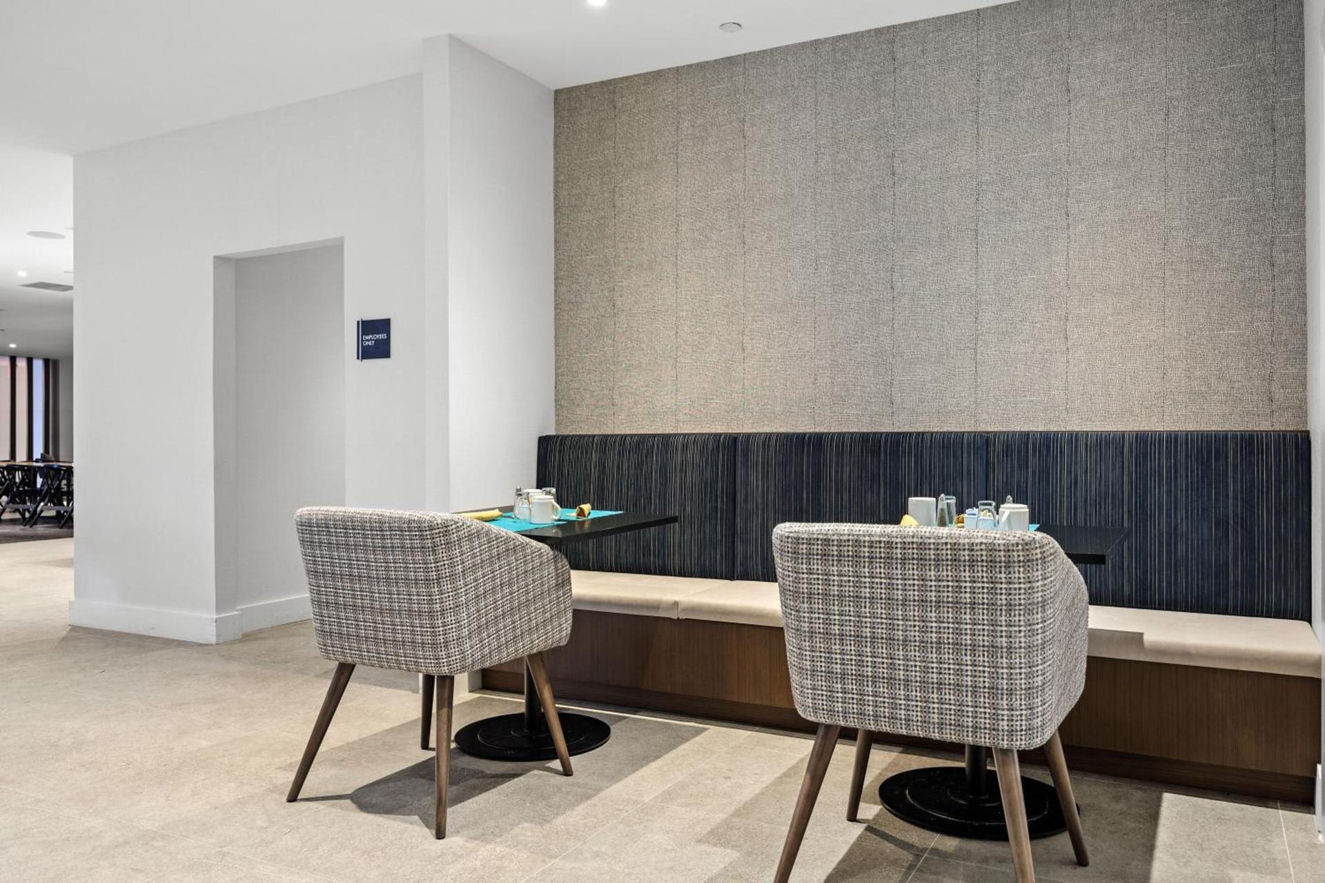 DoubleTree by Hilton New York JFK Airport photo 14