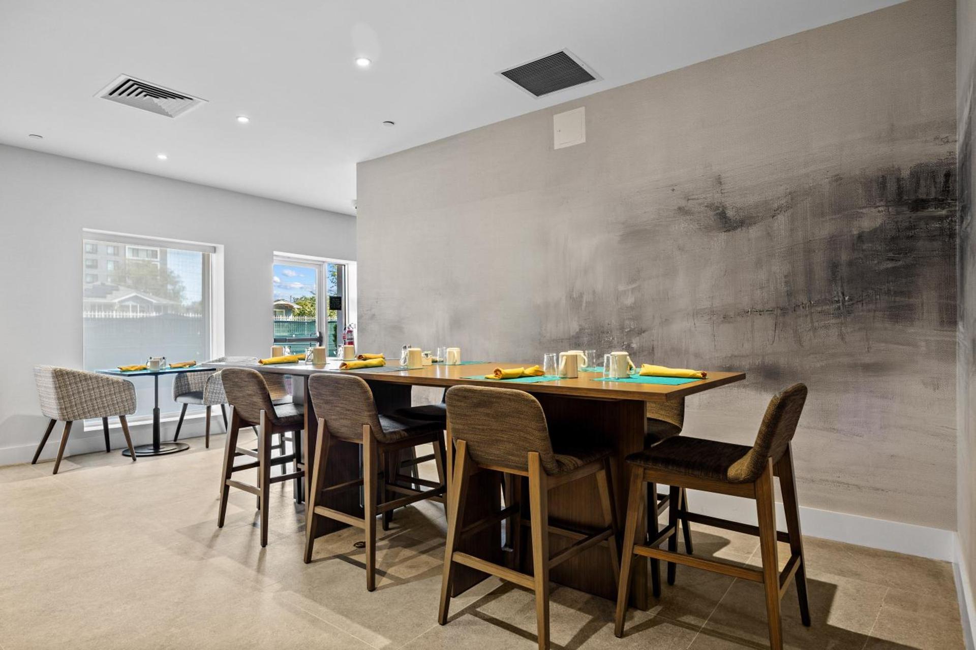 DoubleTree by Hilton New York JFK Airport photo 30