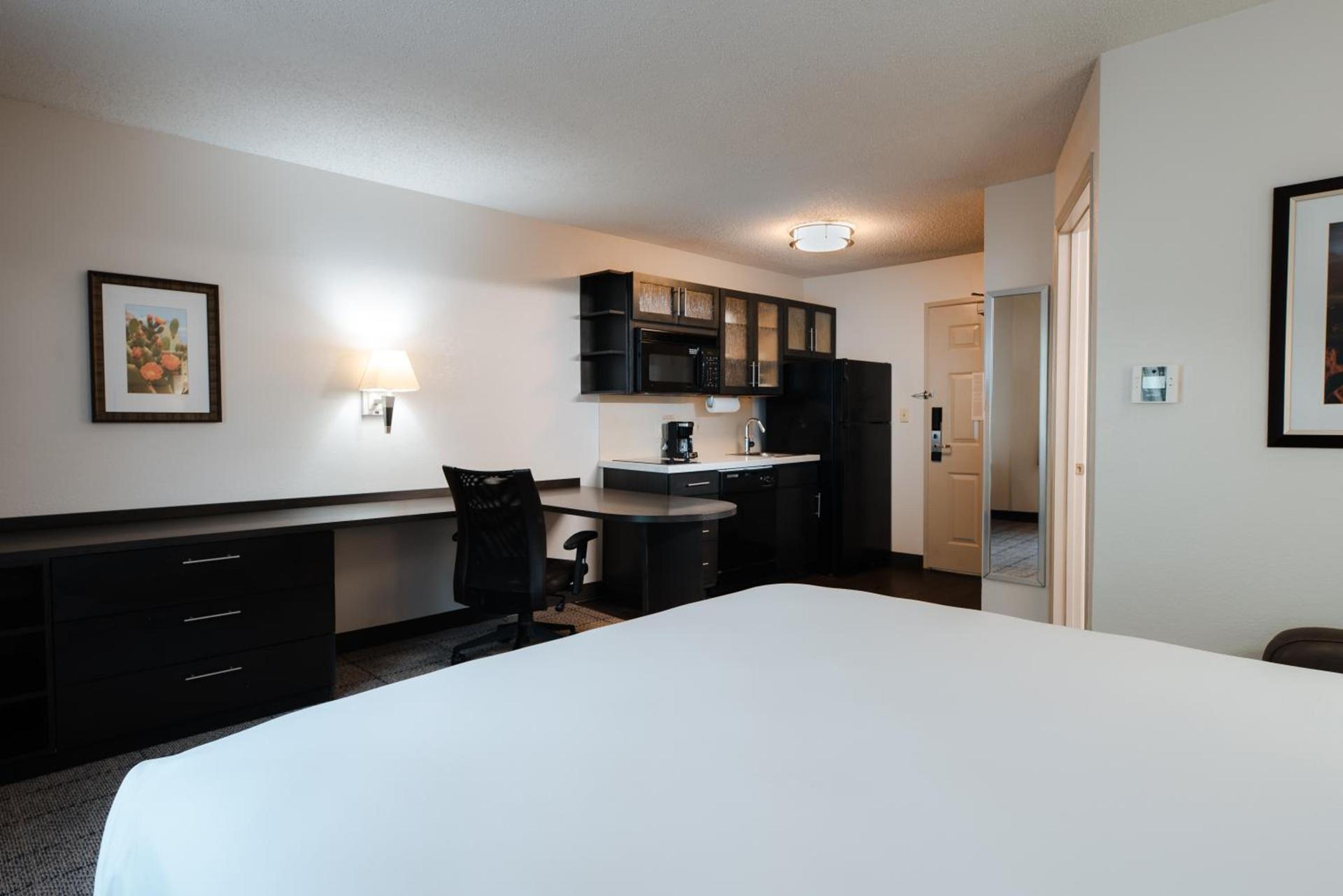 Sonesta Simply Suites Dallas Richardson photo 17