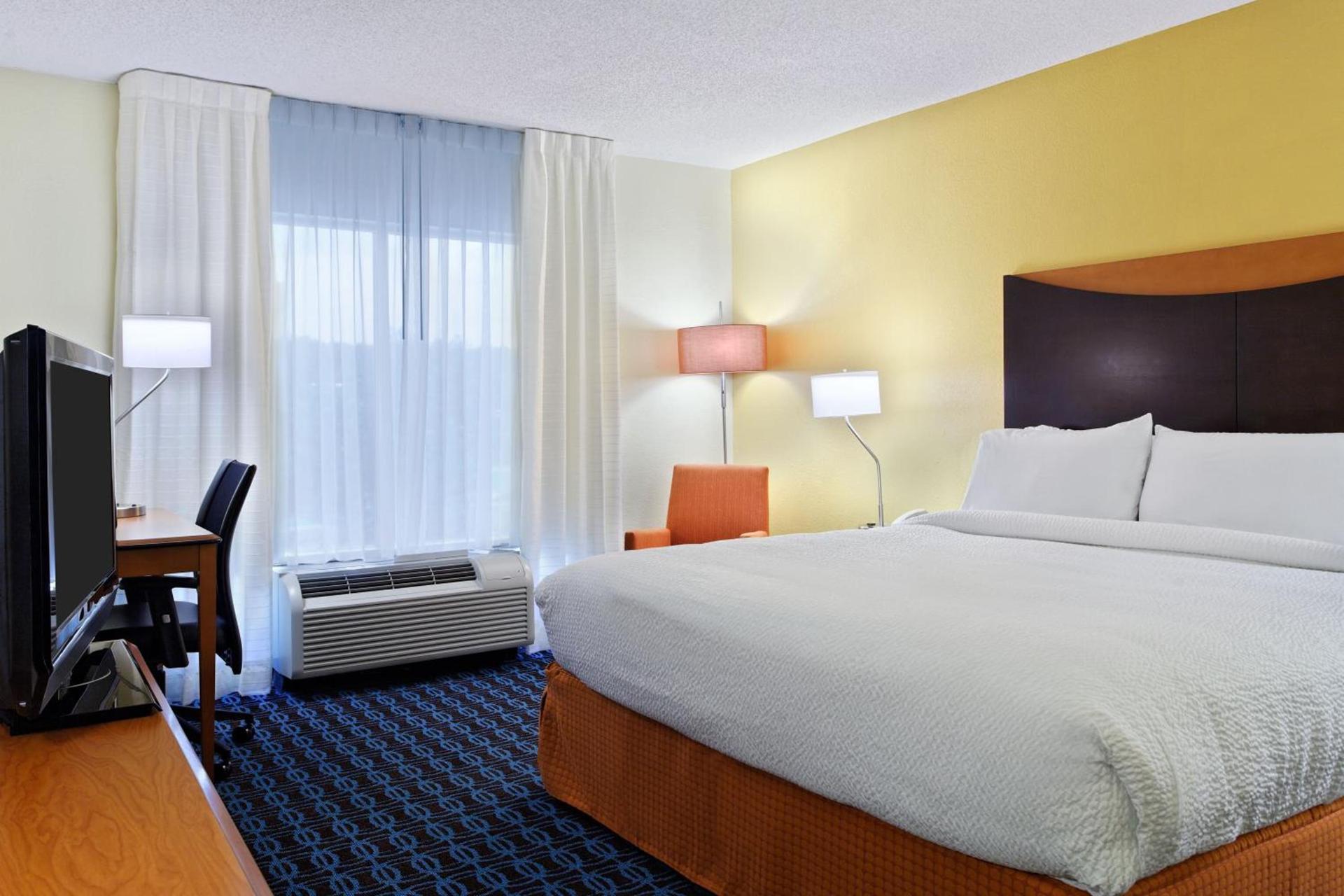 Fairfield Inn & Suites Charlotte Arrowood photo 15