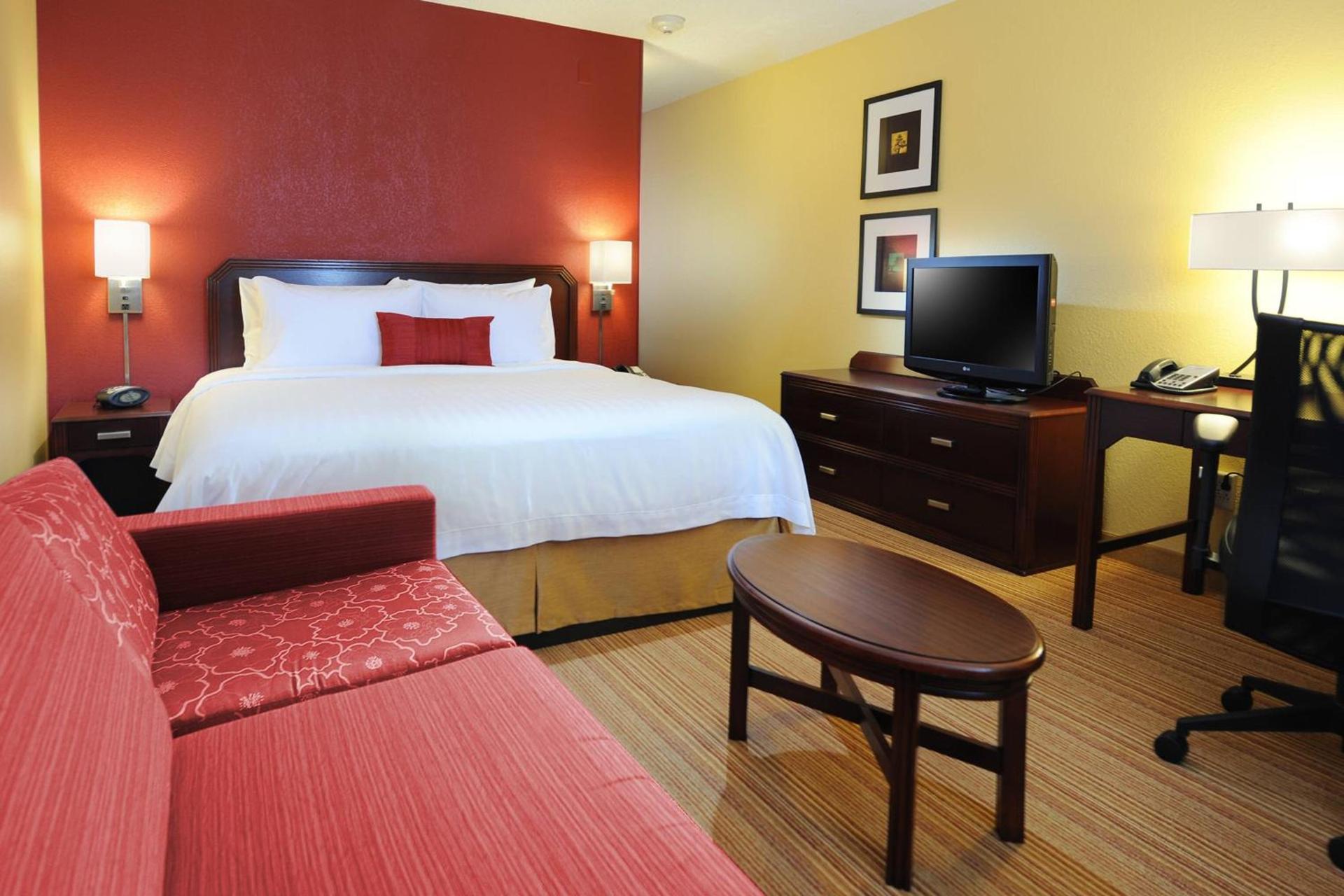 Courtyard by Marriott Houston Hobby Airport photo 4