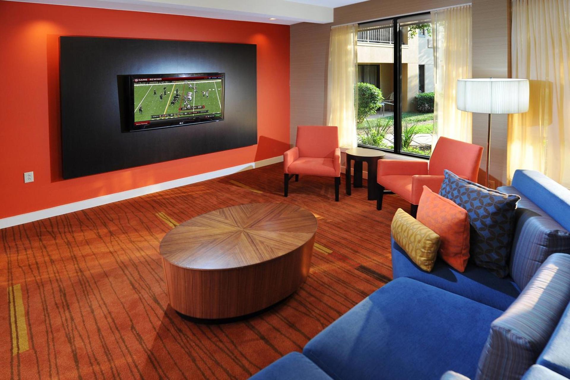 Courtyard by Marriott Houston Hobby Airport photo 14