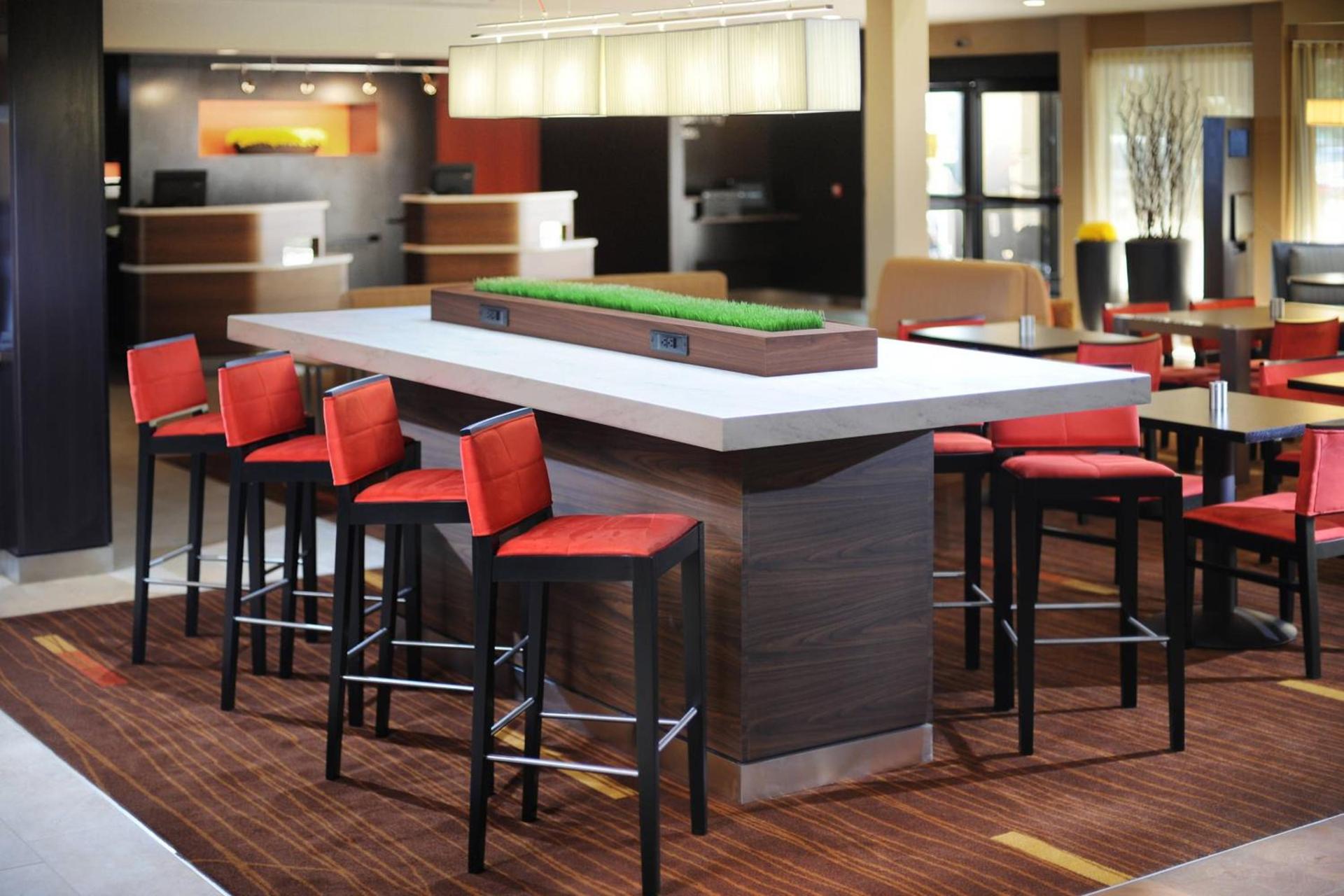 Courtyard by Marriott Houston Hobby Airport photo 15