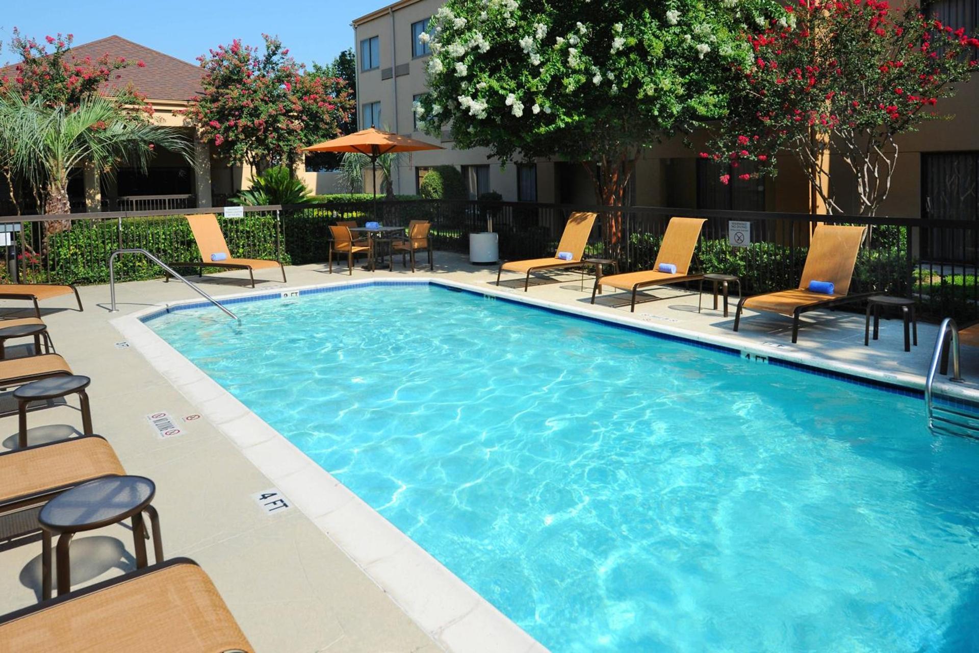 Courtyard by Marriott Houston Hobby Airport photo 24