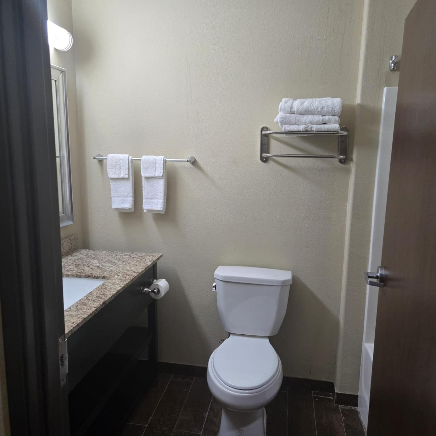 Karnes City Lodge photo 26