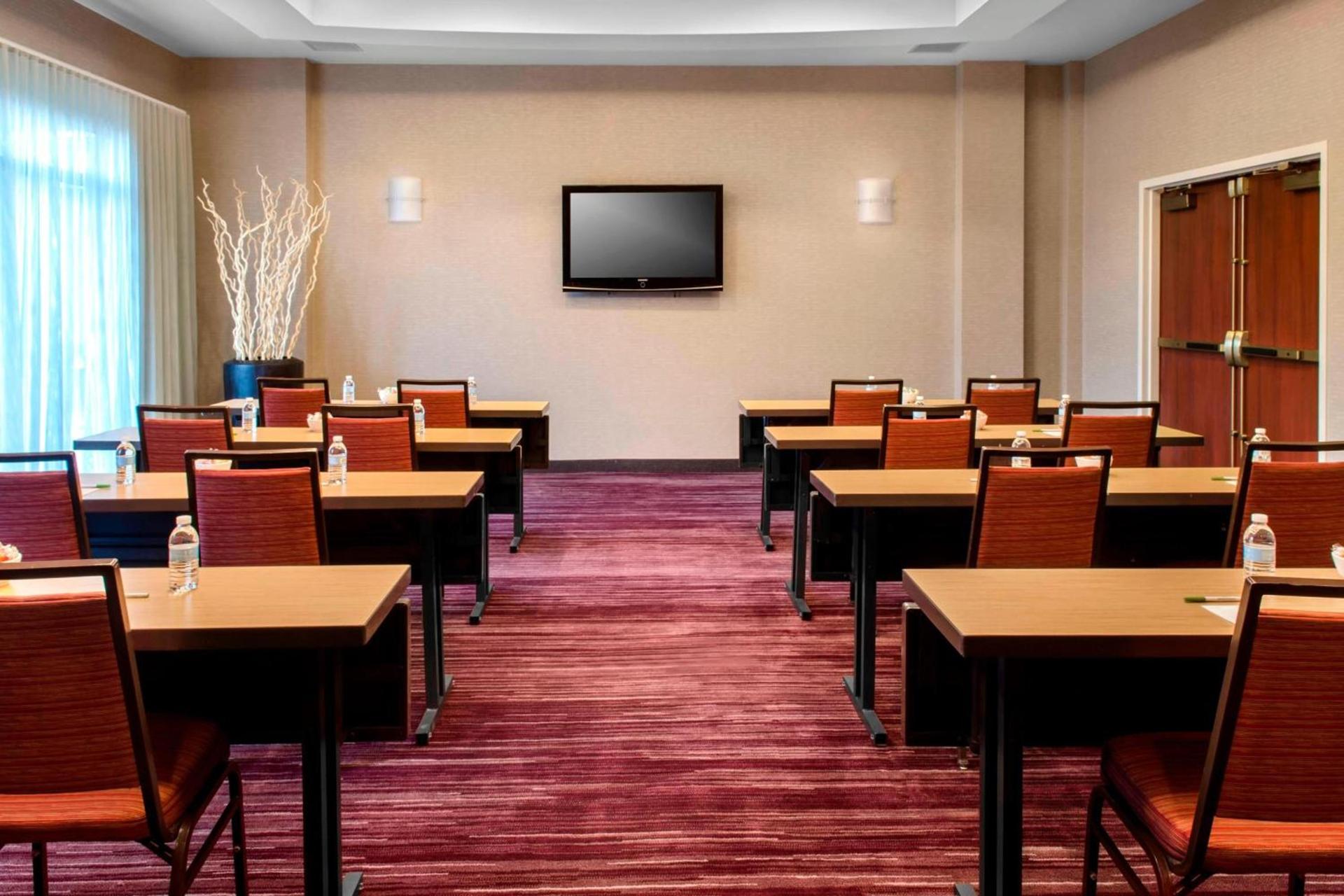 Courtyard by Marriott Newark Elizabeth photo 26