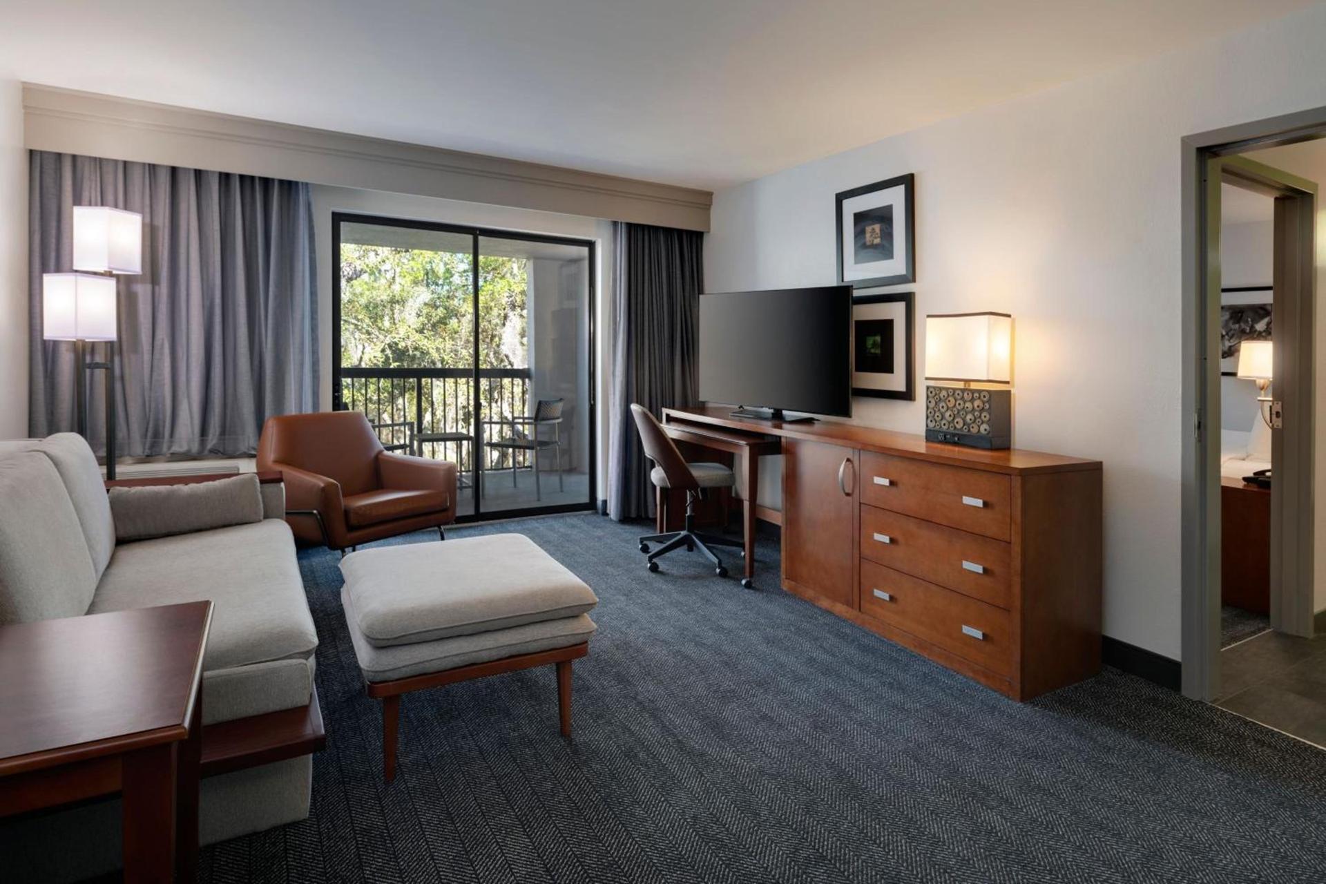 Courtyard Tampa North / I-75 Fletcher photo 25