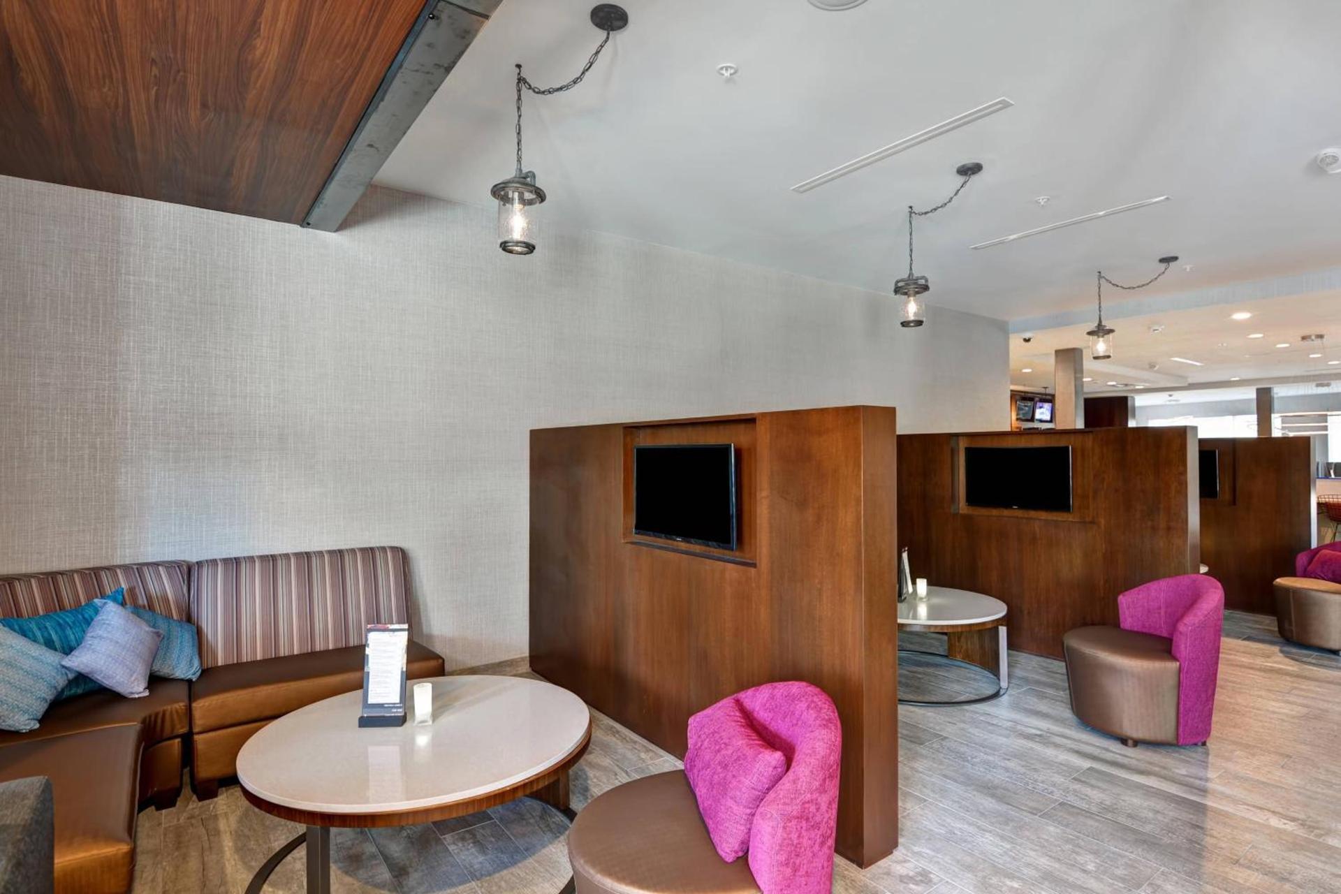 Courtyard by Marriott Long Island Islip/Courthouse Complex photo 13