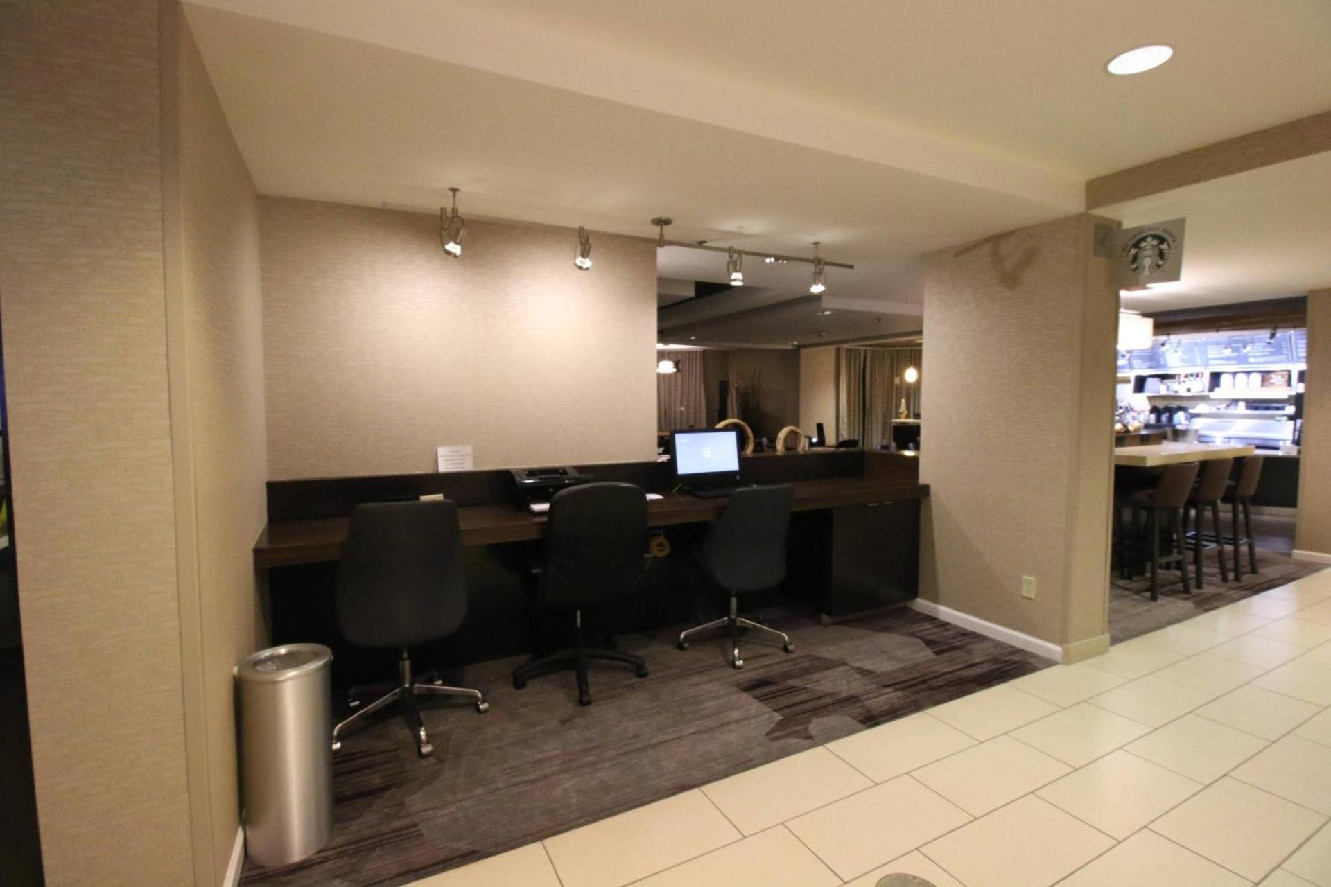 Courtyard by Marriott Indianapolis South photo 13