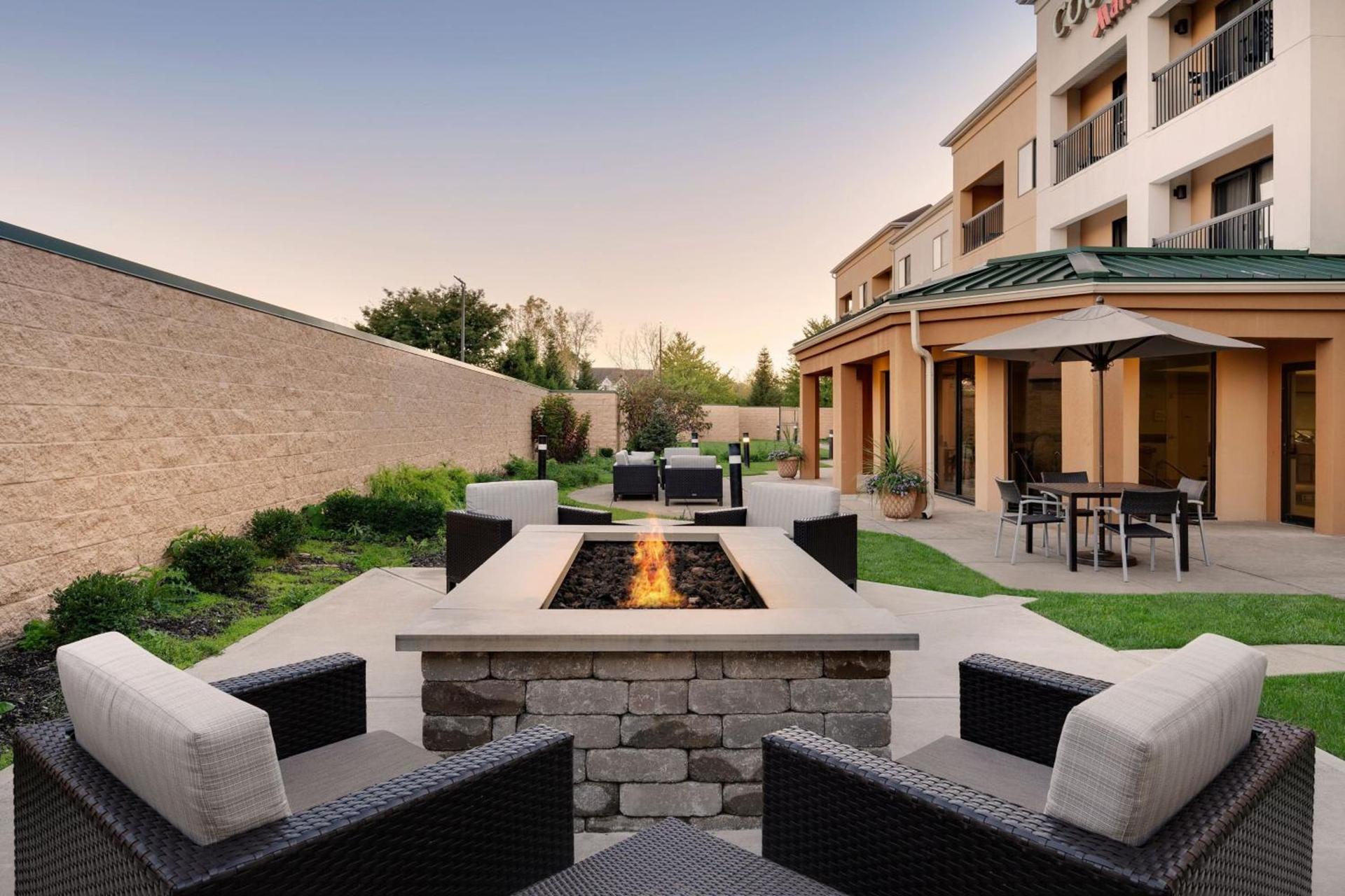 Courtyard by Marriott Indianapolis South photo 11