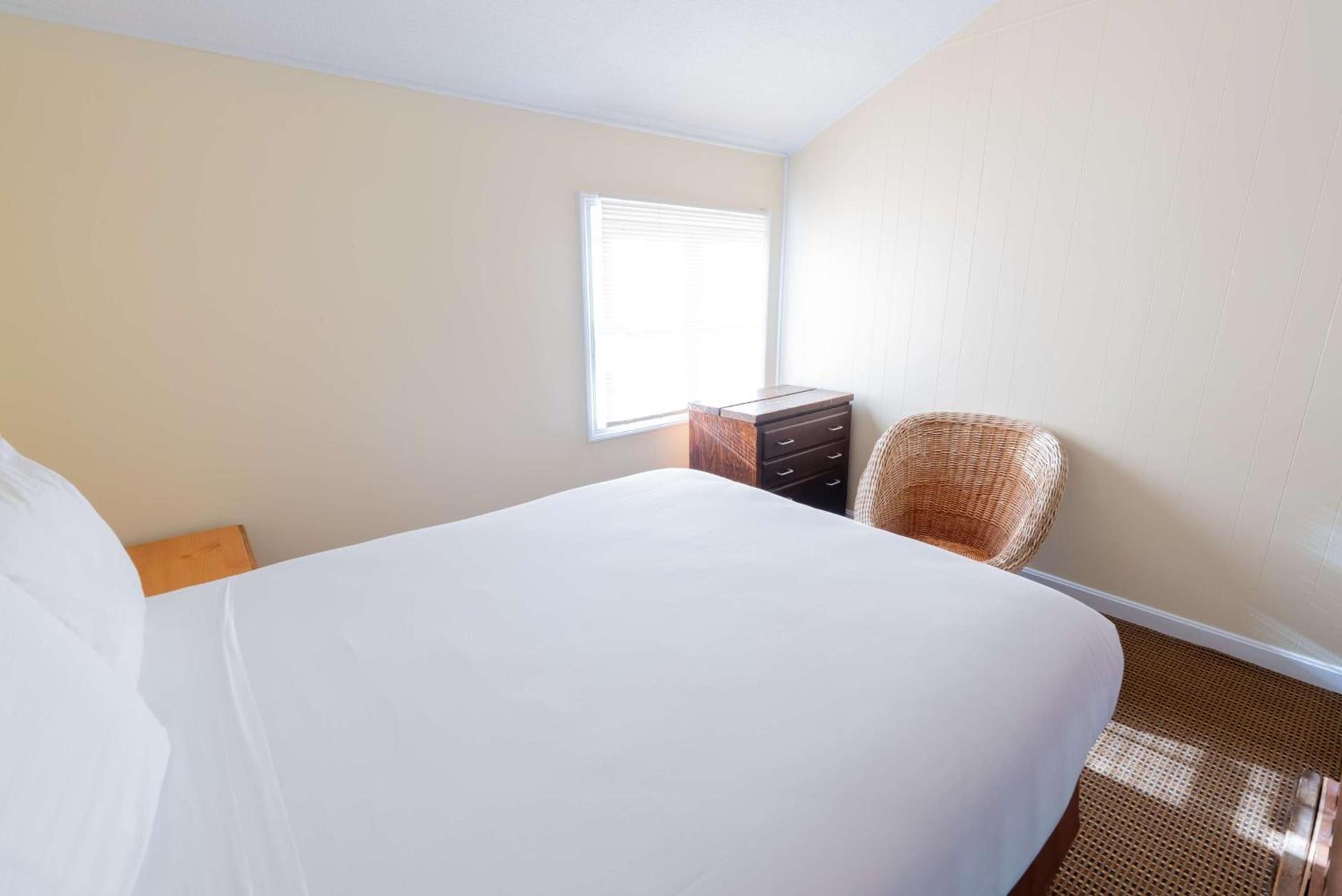 Aspinquid Resort photo 100