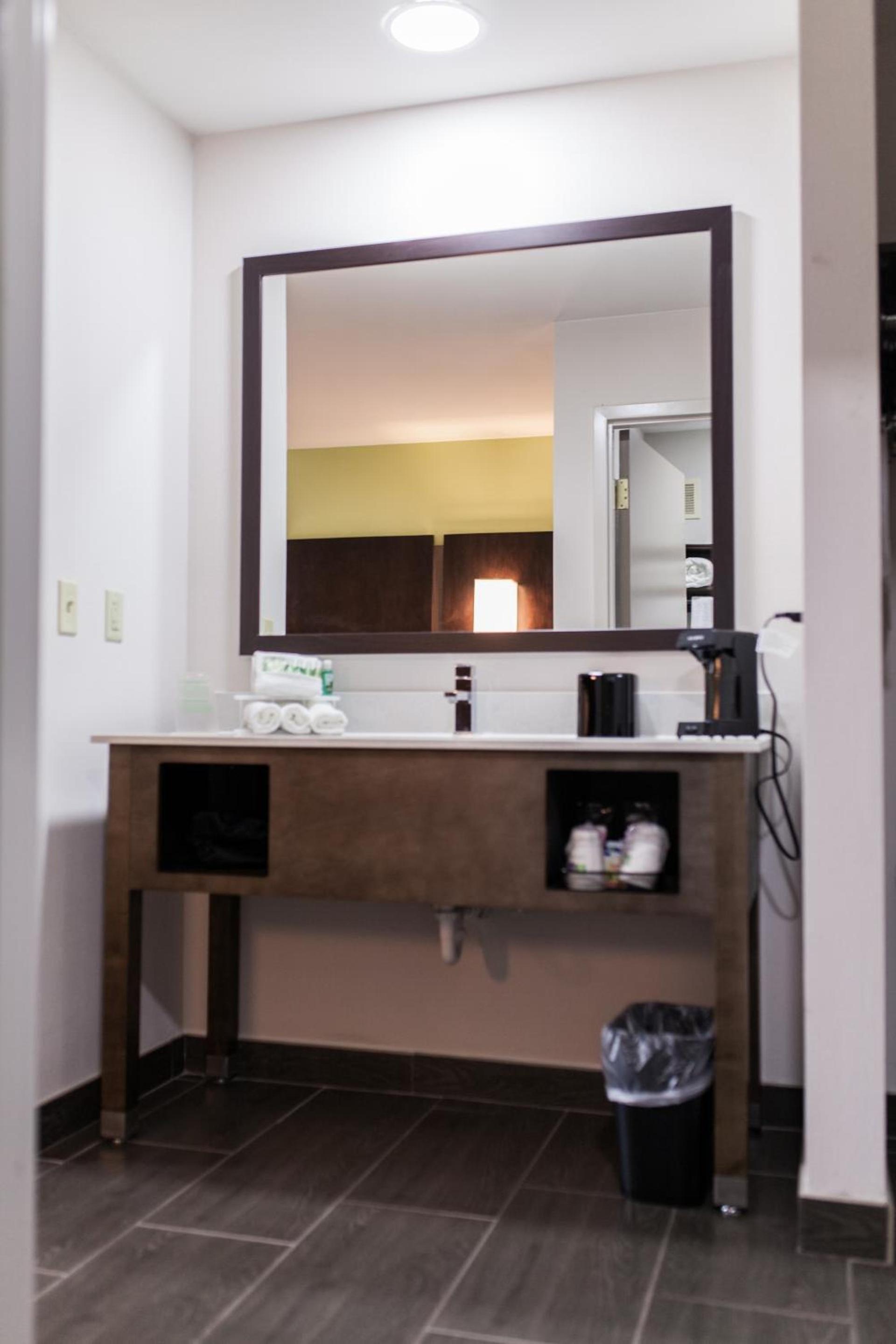 Holiday Inn Express & Suites Sweetwater by IHG photo 3