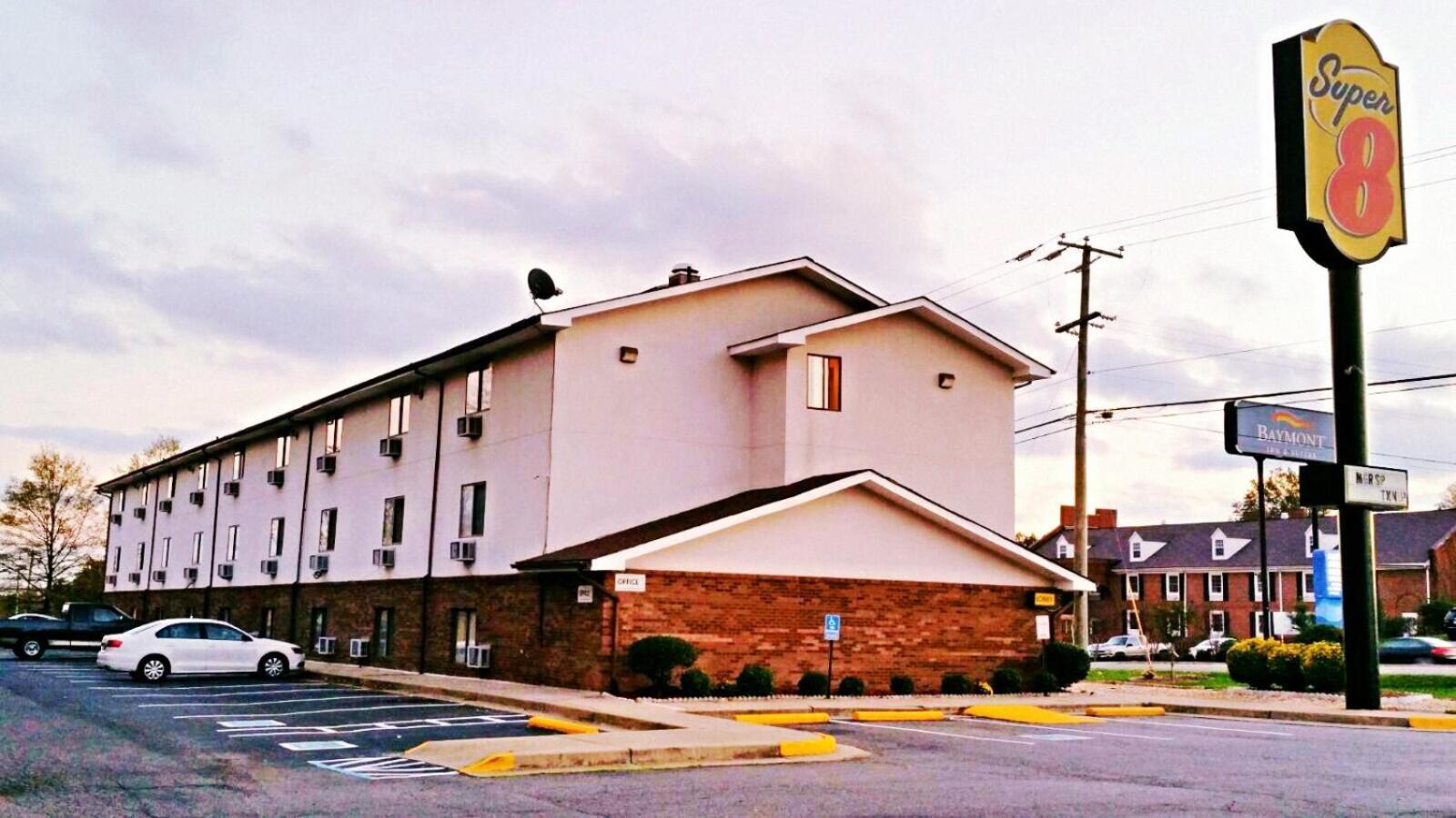 Super 8 by Wyndham Richmond/Broad Street photo 14
