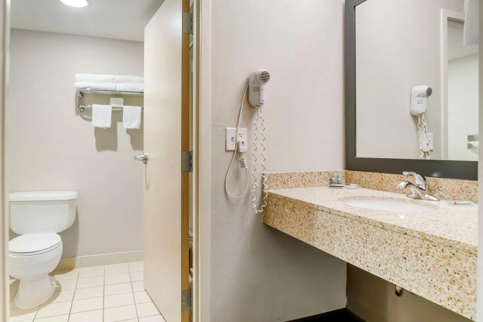 Best Western Beacon Inn photo 16