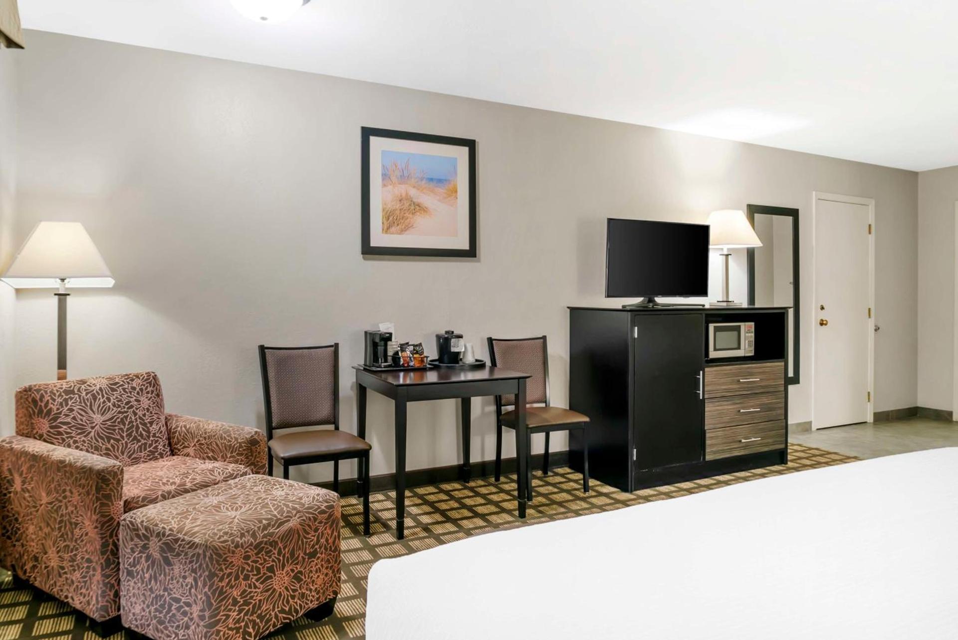 Best Western Beacon Inn photo 26
