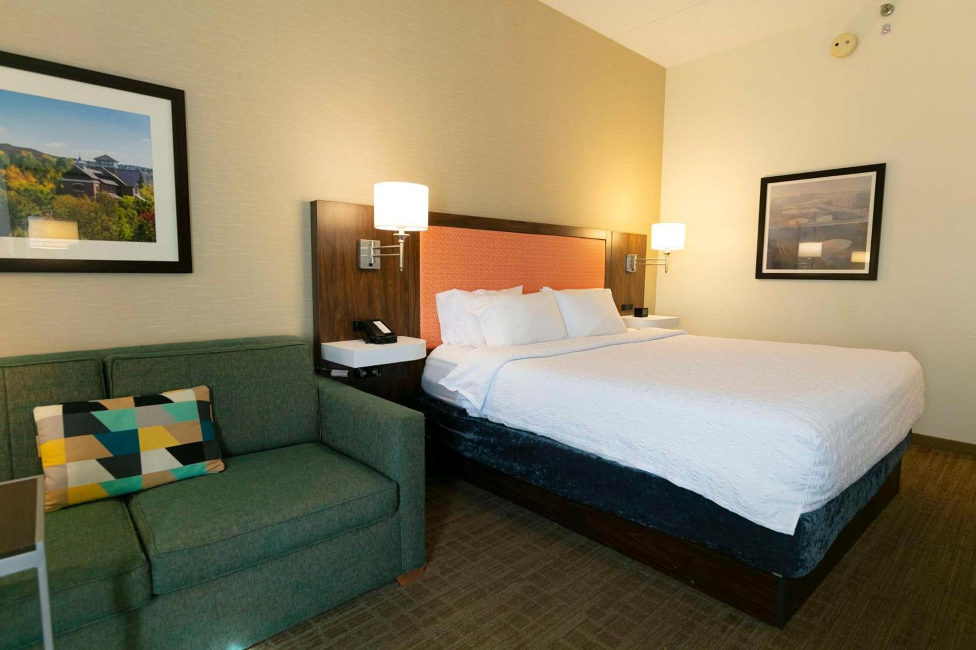 Hampton Inn Scranton at Montage Mountain photo 18