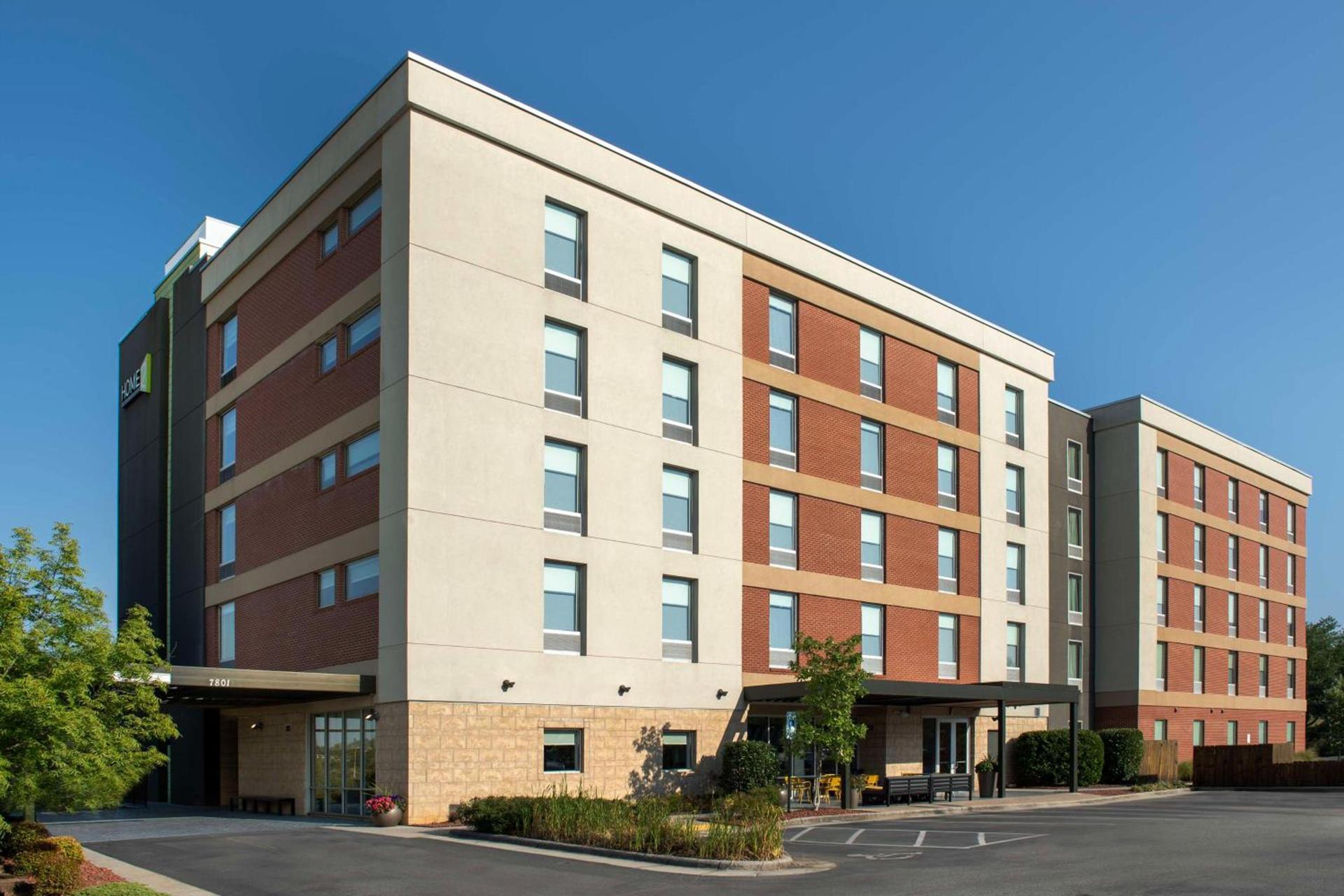 Home2 Suites by Hilton Greensboro Airport, NC photo 2