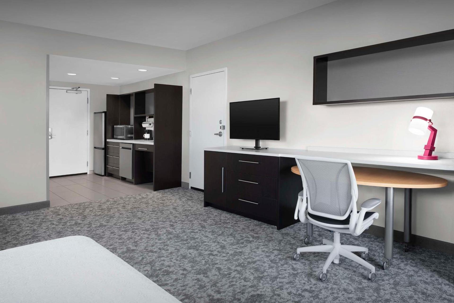 Home2 Suites by Hilton Greensboro Airport, NC photo 22