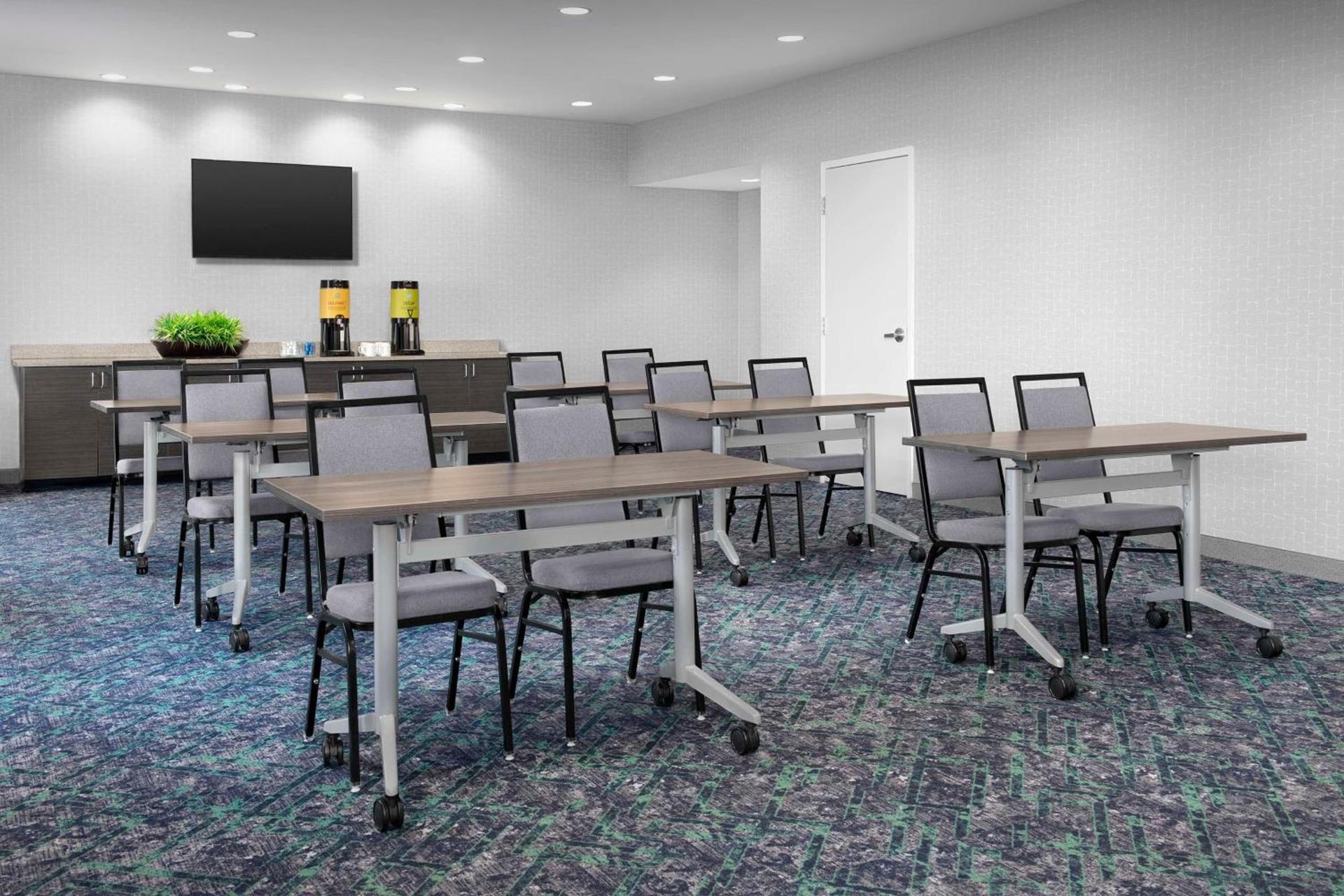 Home2 Suites by Hilton Greensboro Airport, NC photo 25