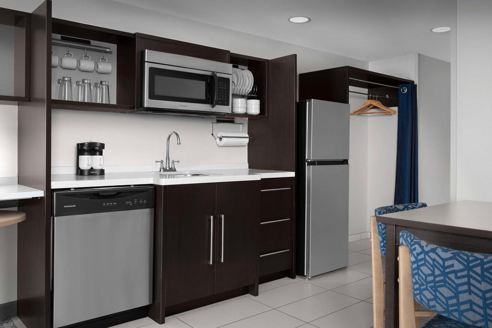 Home2 Suites by Hilton Greensboro Airport, NC photo 28