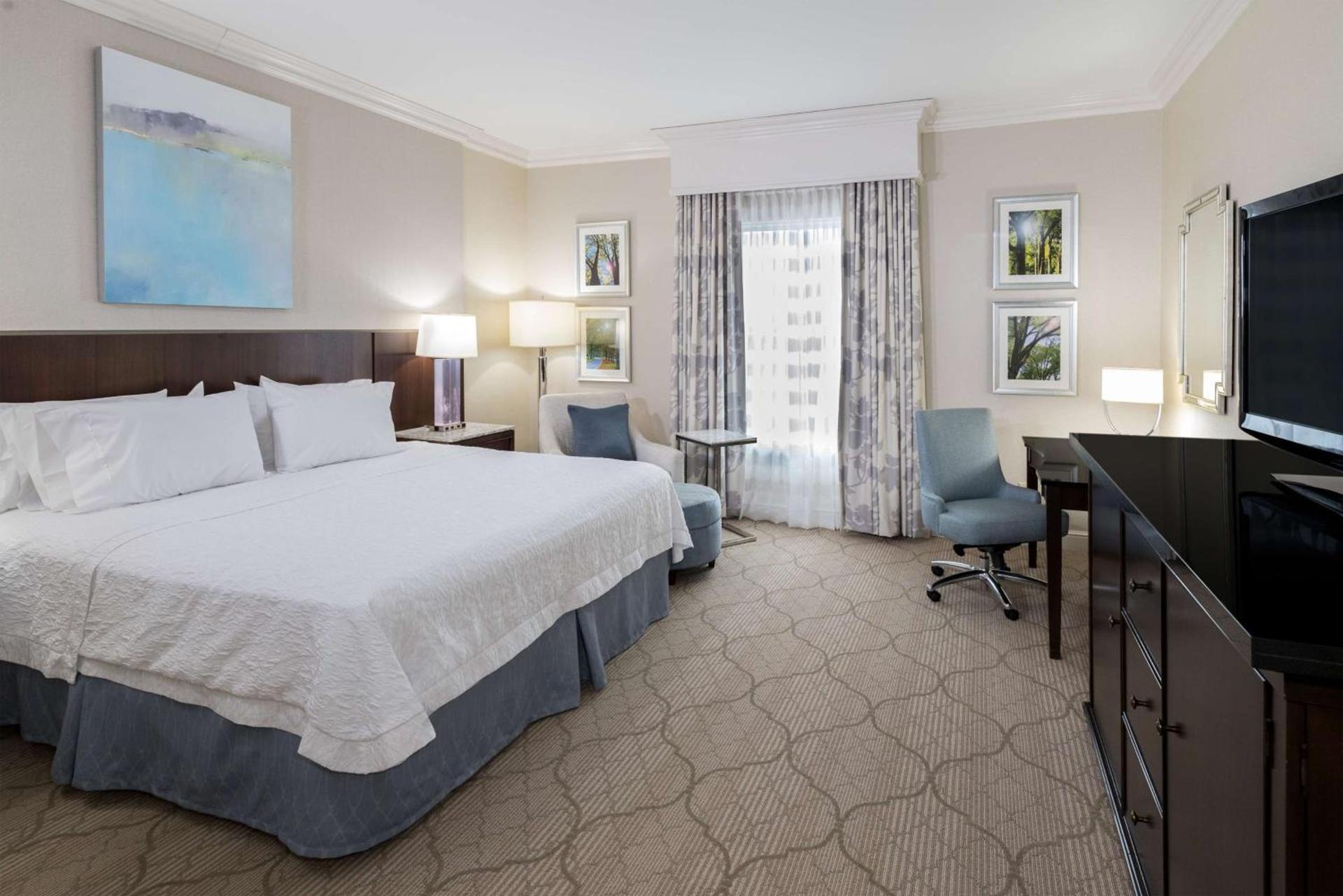 Hampton Inn & Suites South Park at Phillips Place photo 27