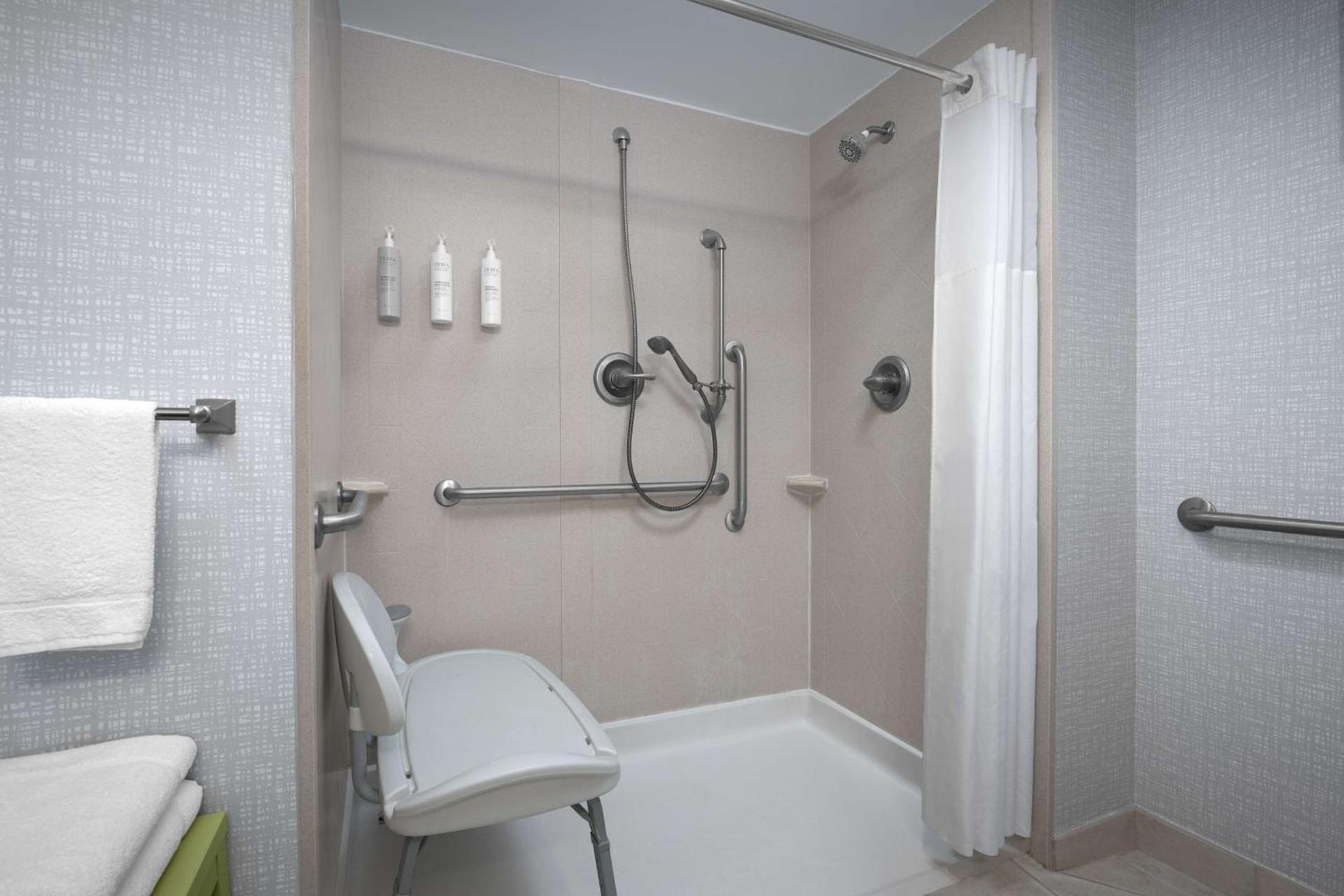 Hampton Inn Statesboro photo 30