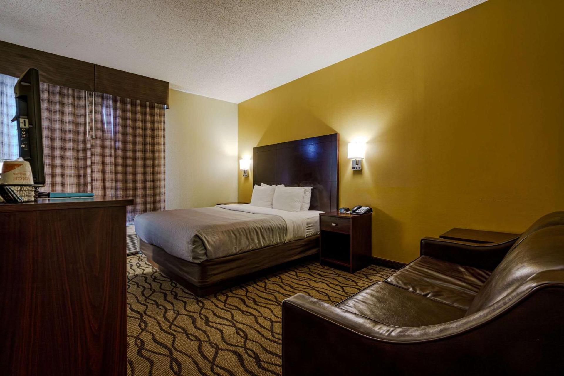 Quality Inn I-75 West Chester-North Cincinnati photo 17