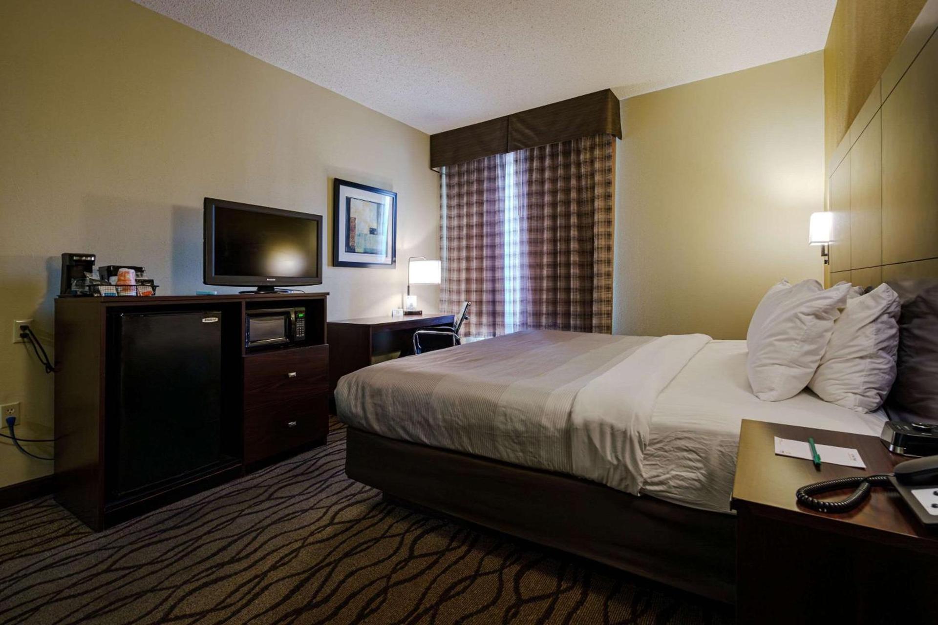 Quality Inn I-75 West Chester-North Cincinnati photo 16