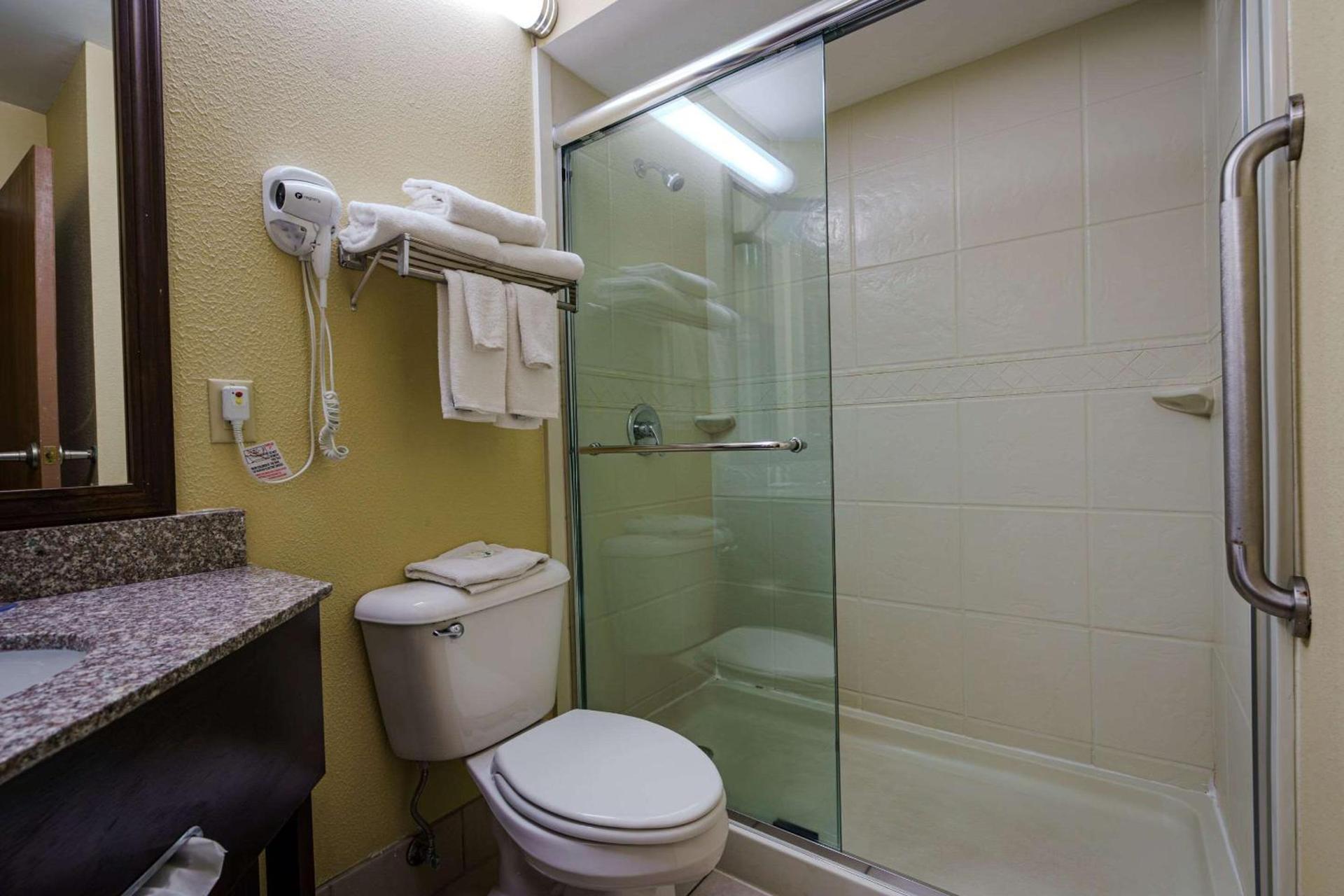Quality Inn I-75 West Chester-North Cincinnati photo 22
