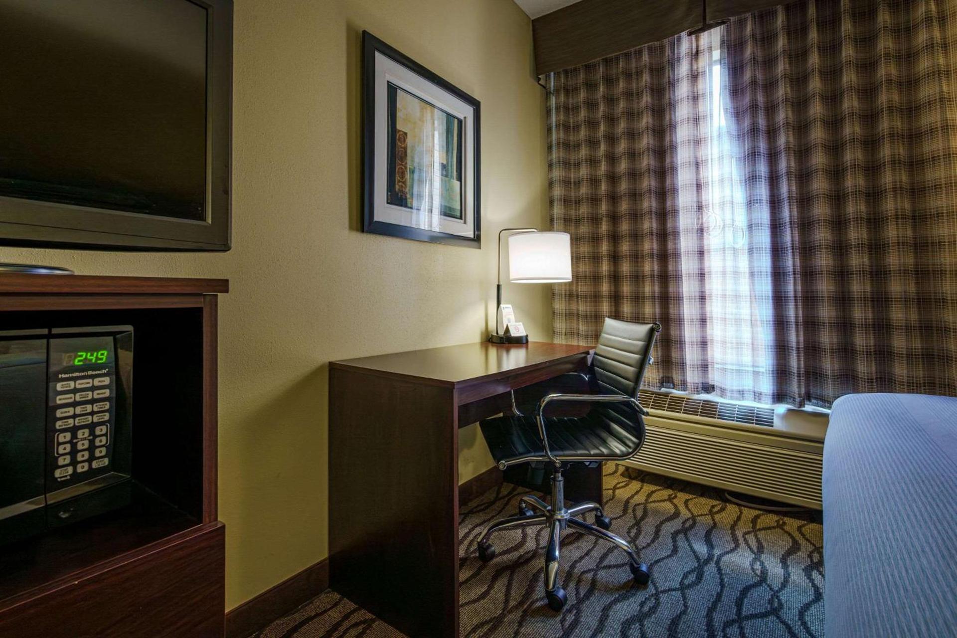 Quality Inn I-75 West Chester-North Cincinnati photo 21