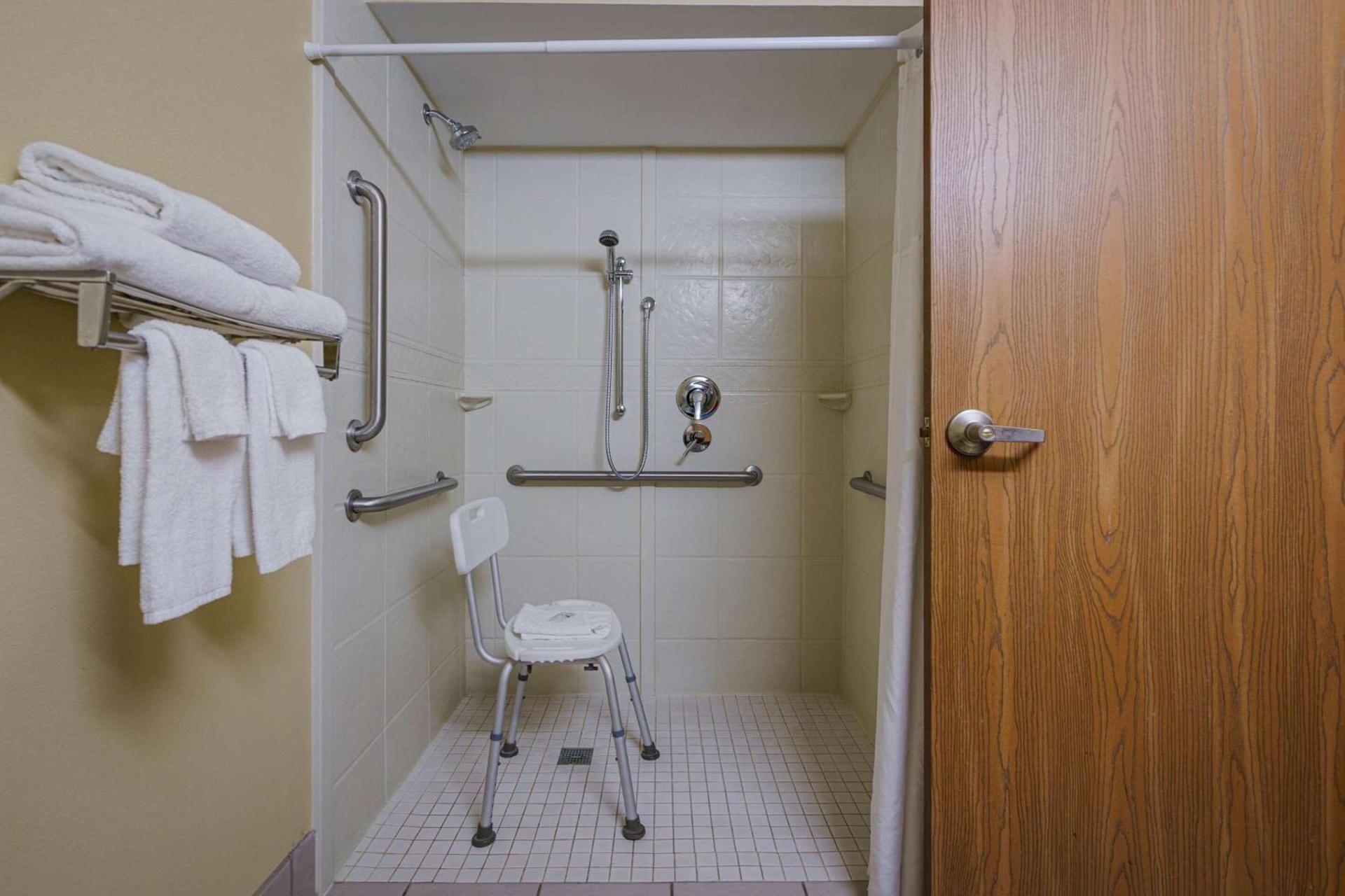Quality Inn I-75 West Chester-North Cincinnati photo 28