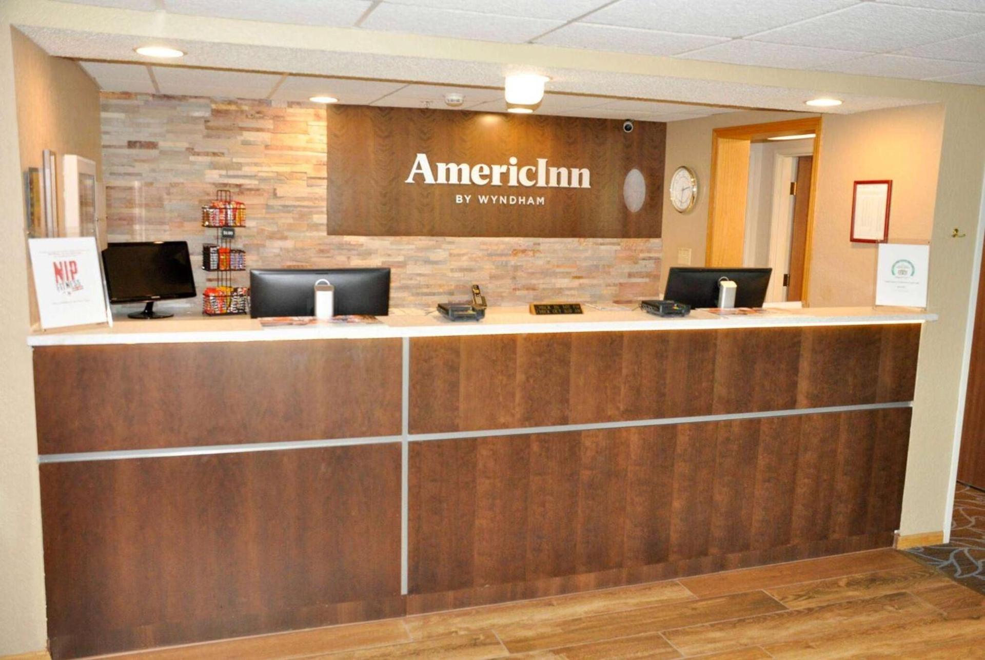 AmericInn by Wyndham Clear Lake photo 2