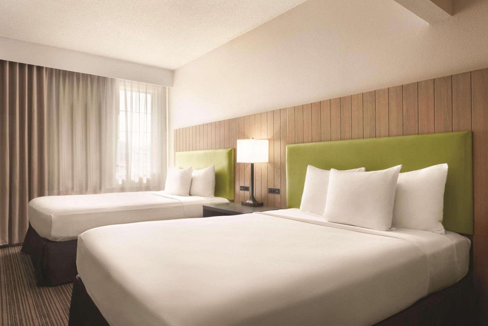 Country Inn & Suites by Radisson, Eagan, MN photo 5