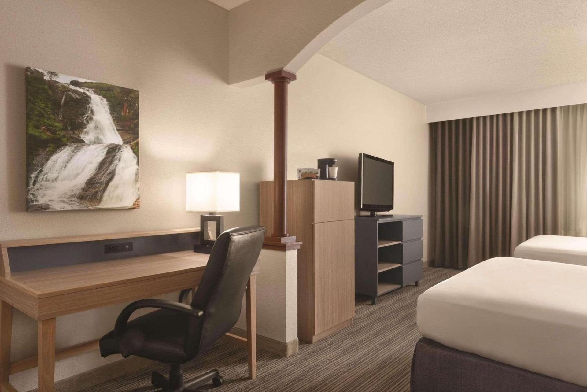 Country Inn & Suites by Radisson, Eagan, MN photo 26