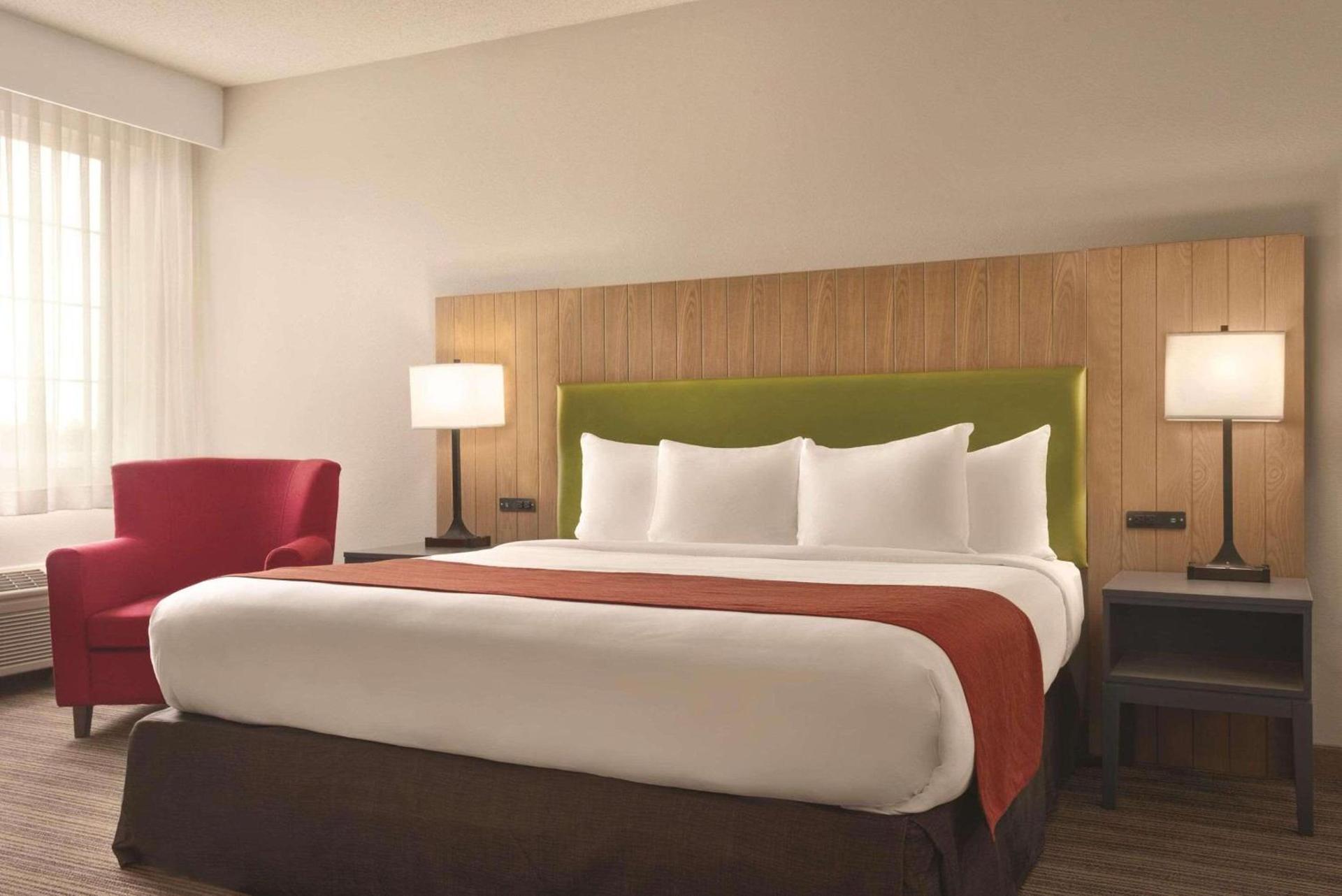 Country Inn & Suites by Radisson, Eagan, MN photo 32