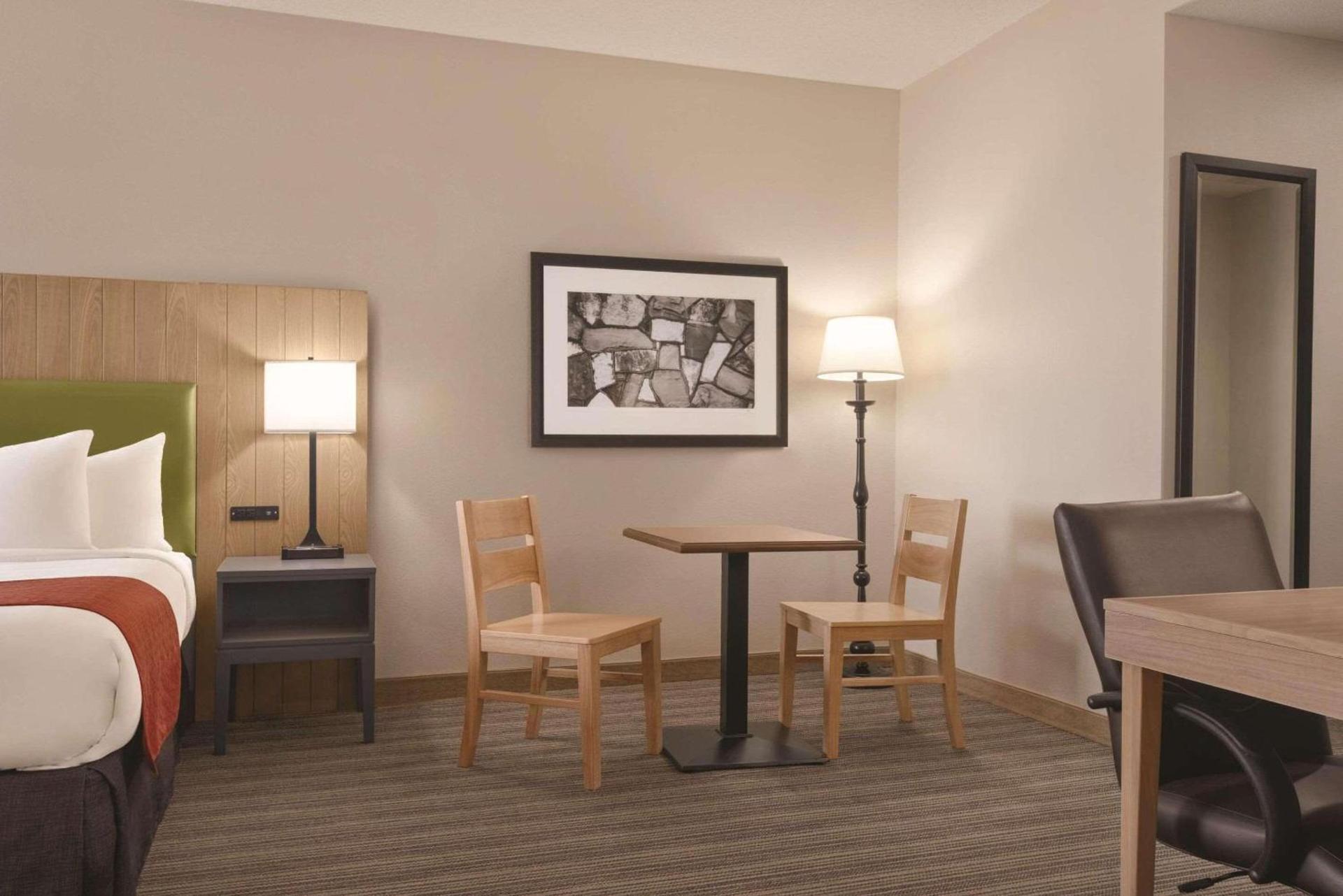 Country Inn & Suites by Radisson, Eagan, MN photo 13