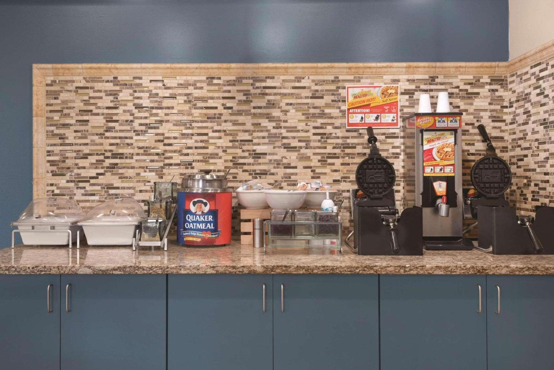 Country Inn & Suites by Radisson, Eagan, MN photo 21